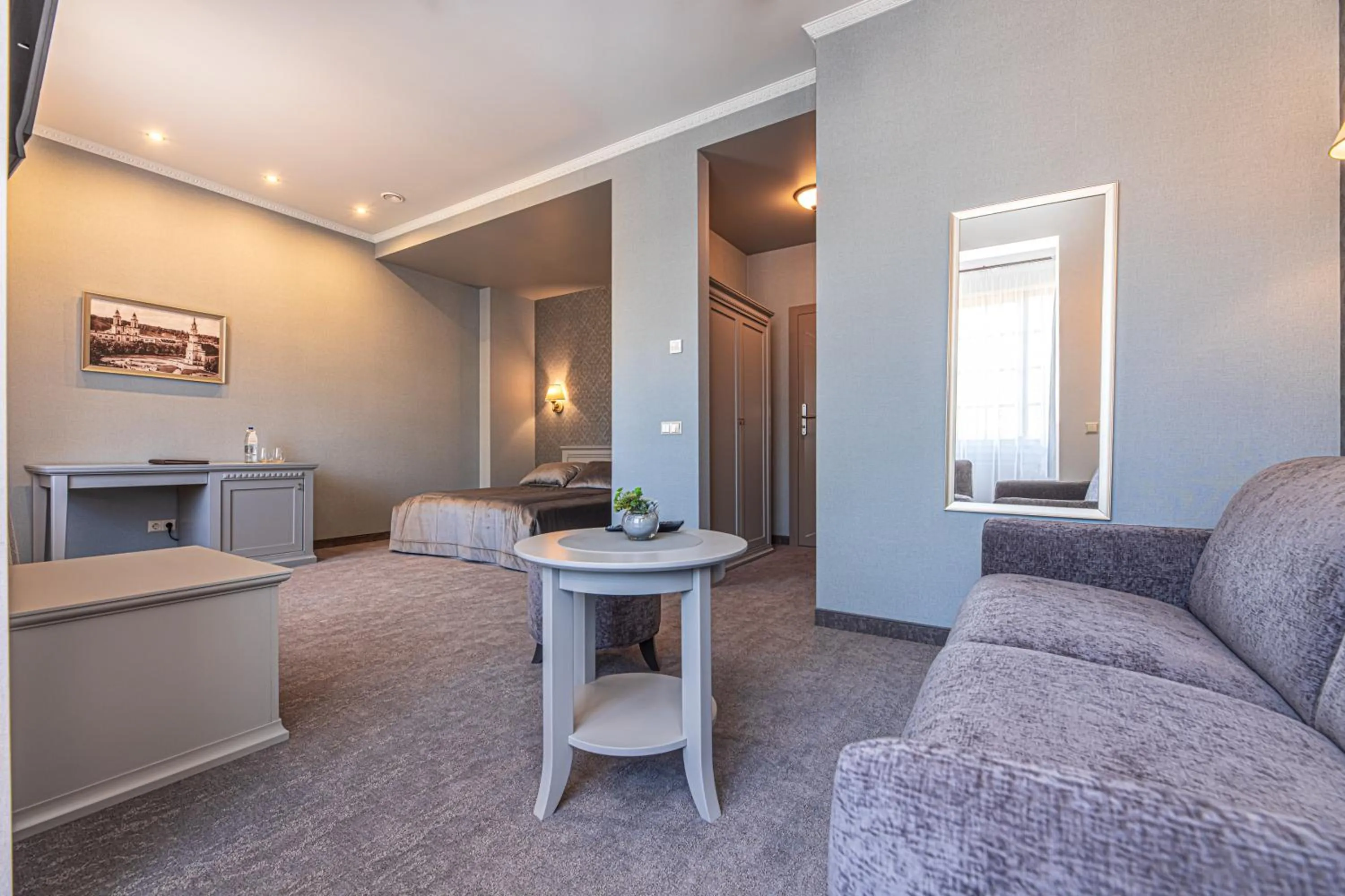 Seating area in Senoji Hansa Hotel