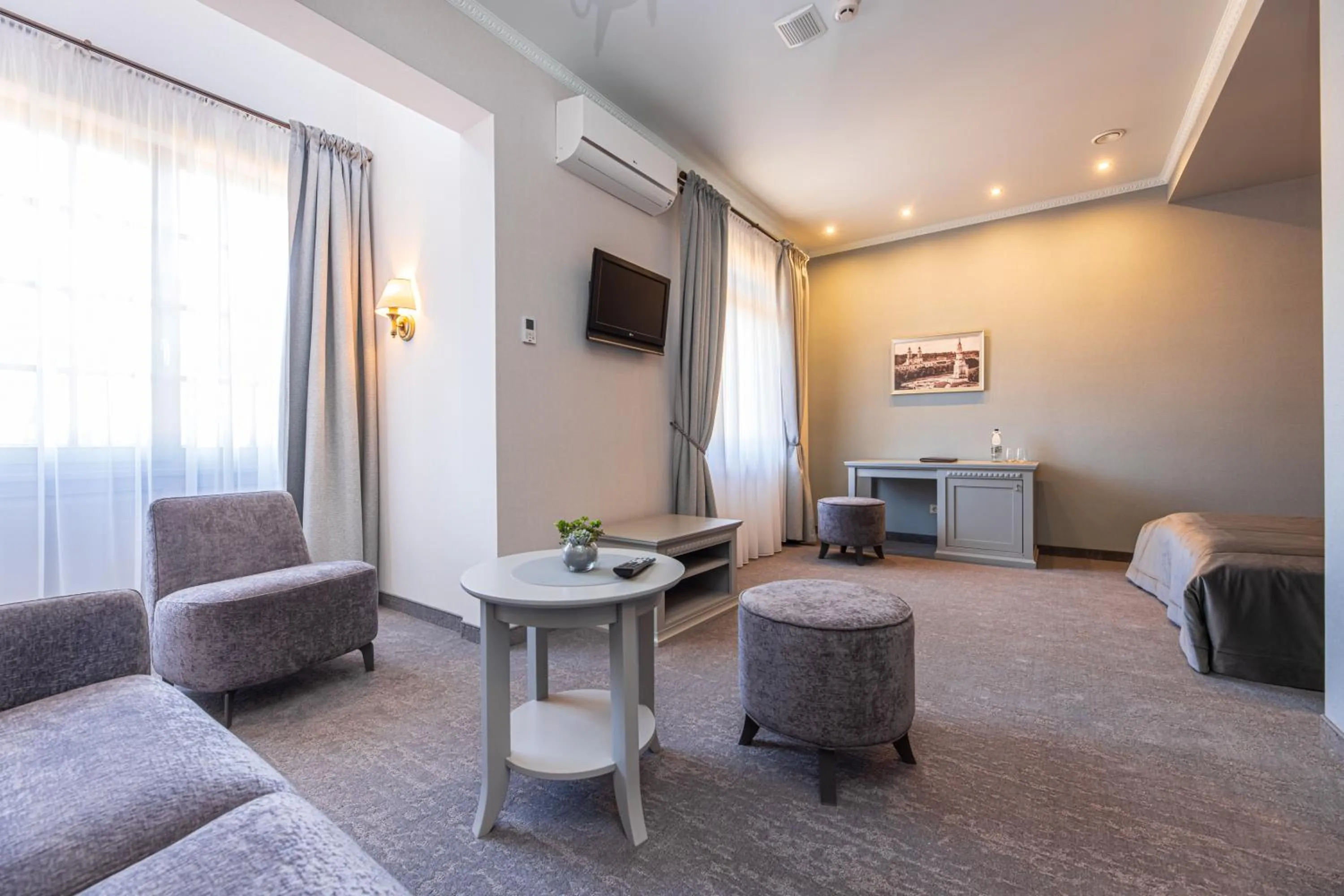 Lounge or bar in Senoji Hansa Hotel