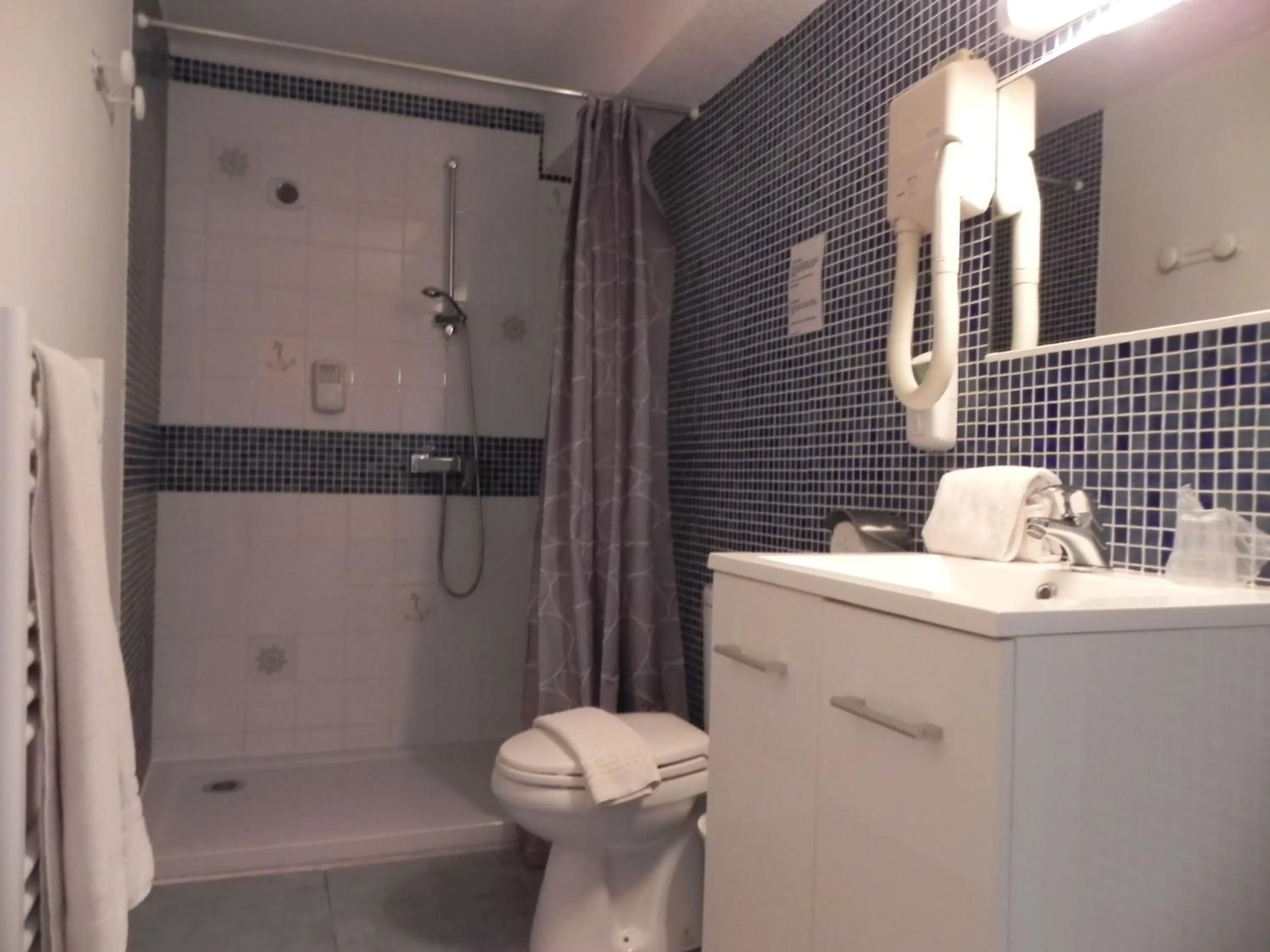 Shower in Hotel Aurelia