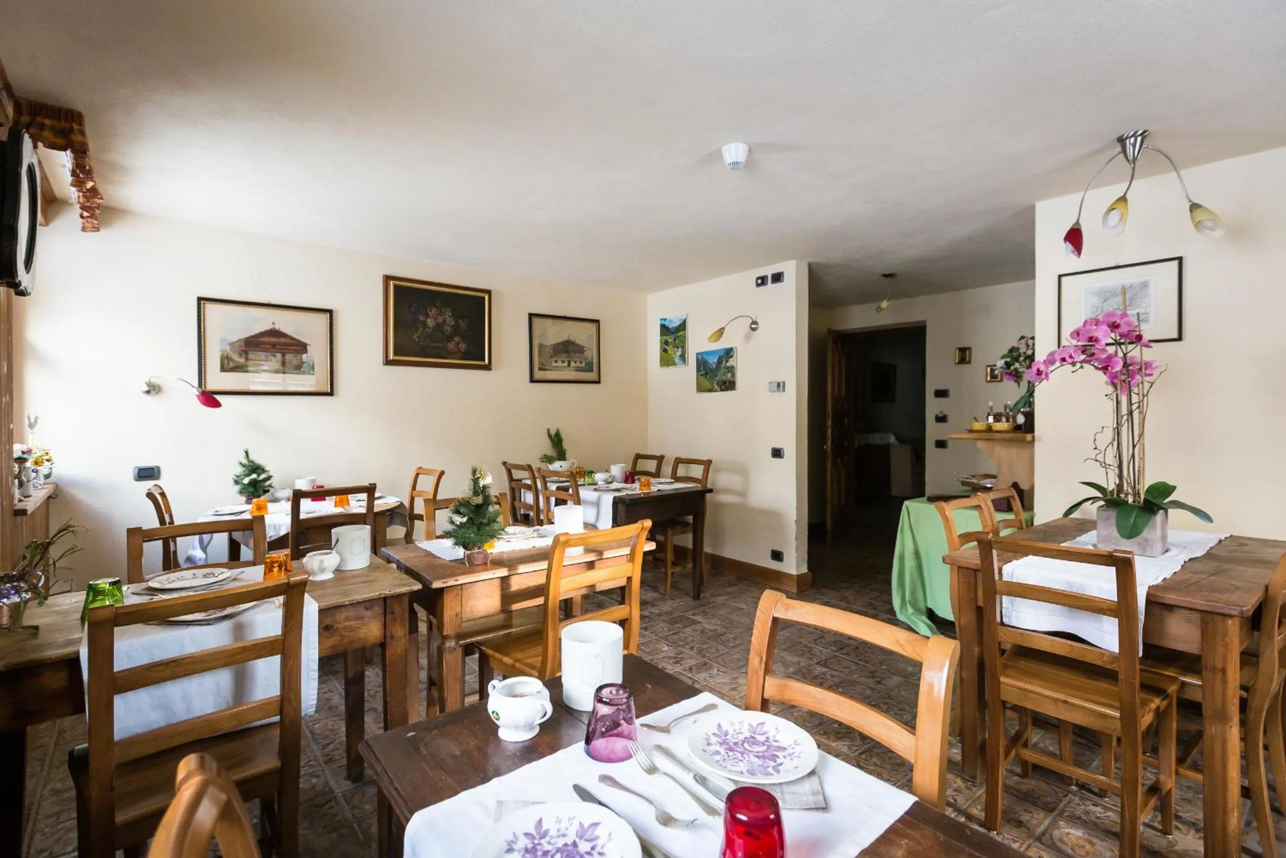 Buffet breakfast in Hotel Lyshaus