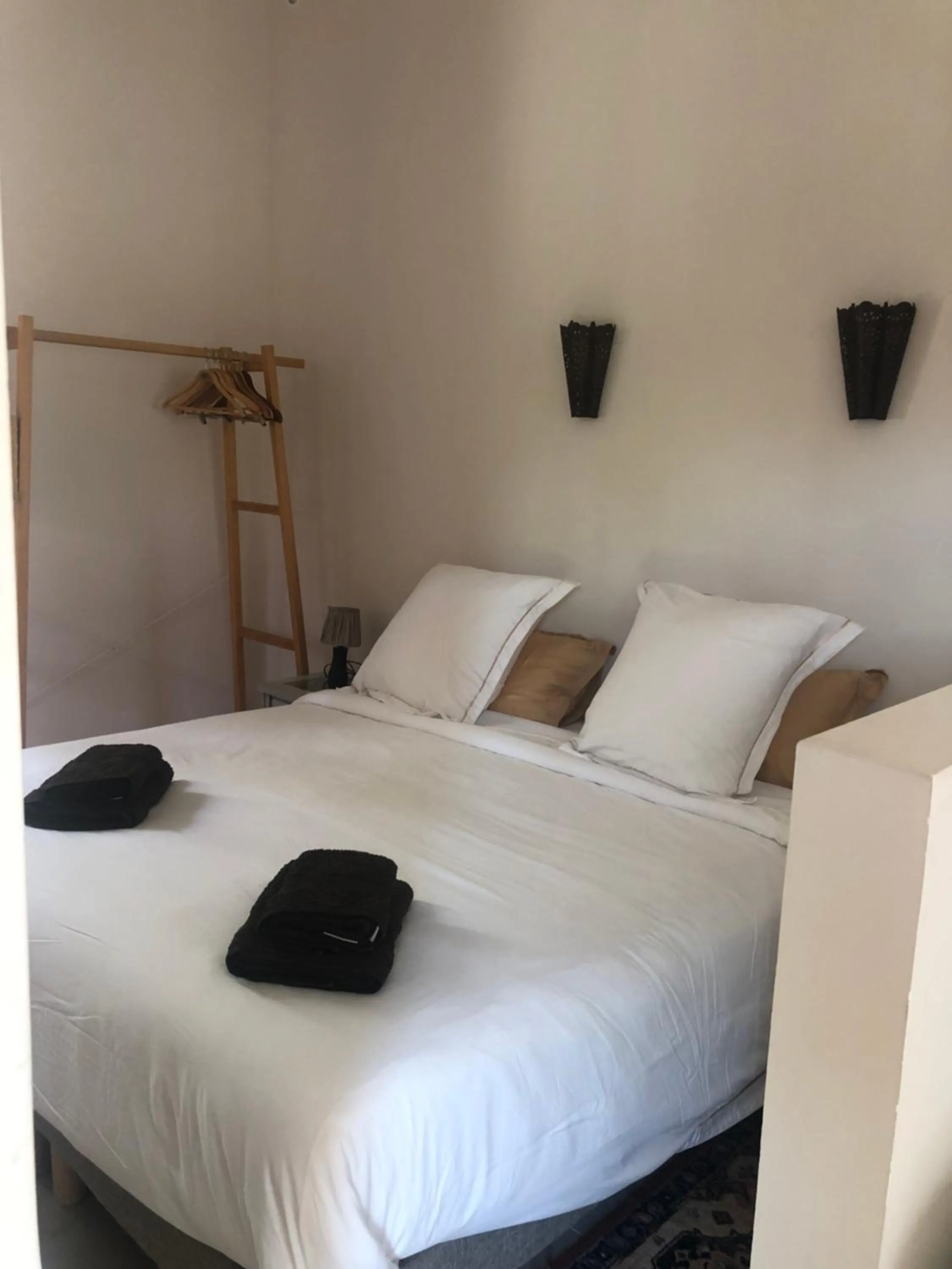 Bed in le Mas des Pignes -adults only