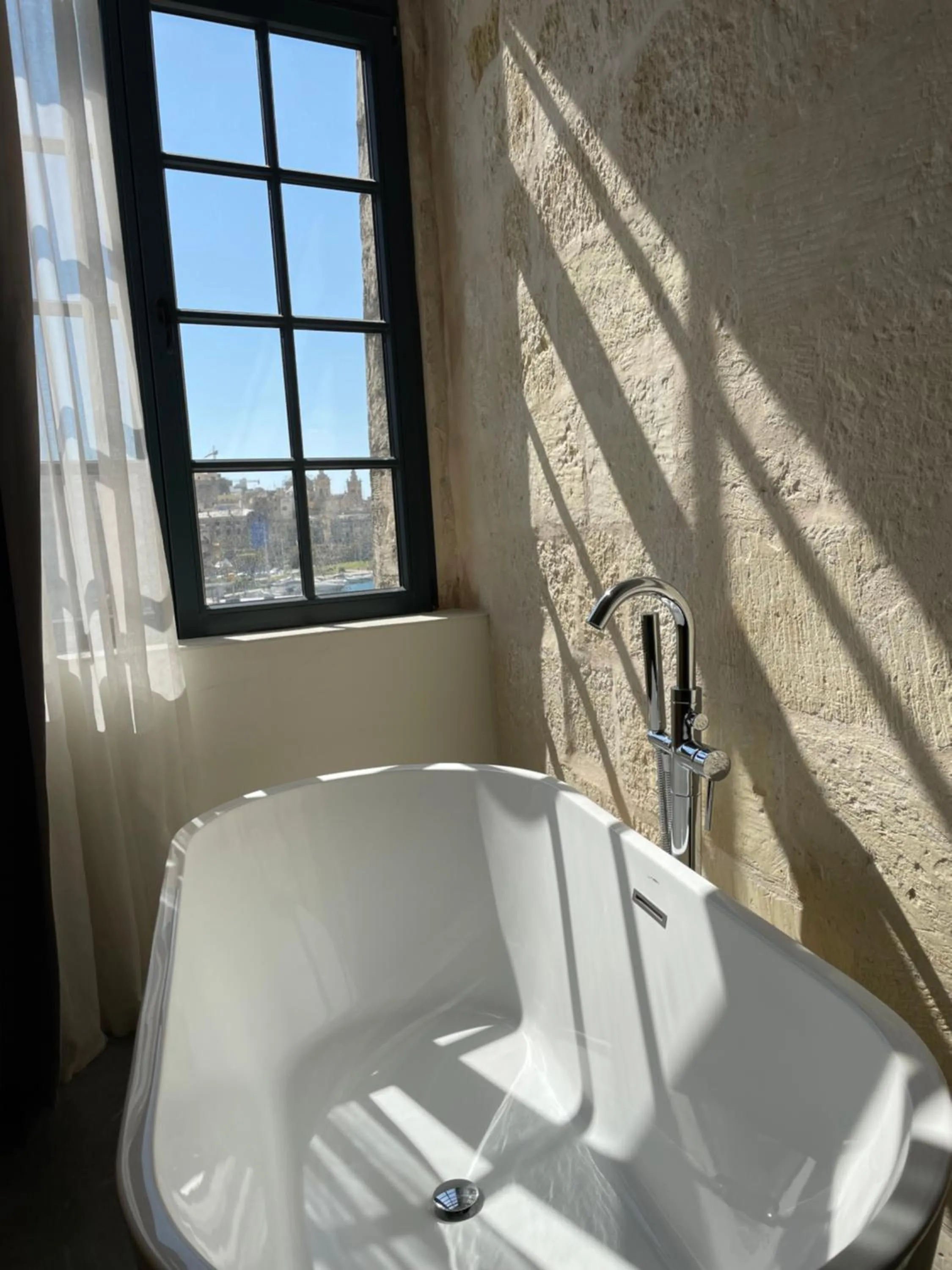 Bath in Cugo Gran Macina Malta