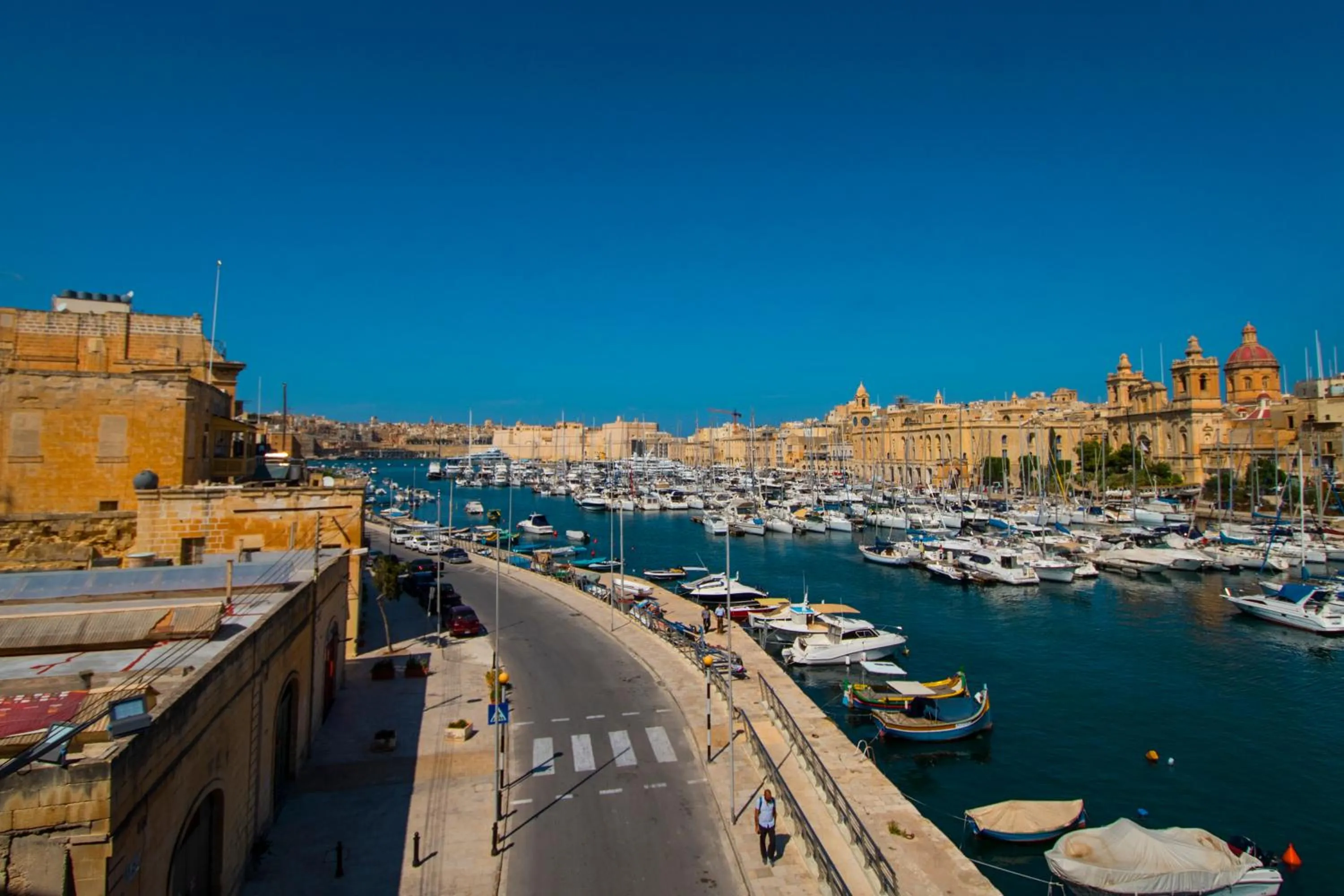 Property building in Cugo Gran Macina Malta