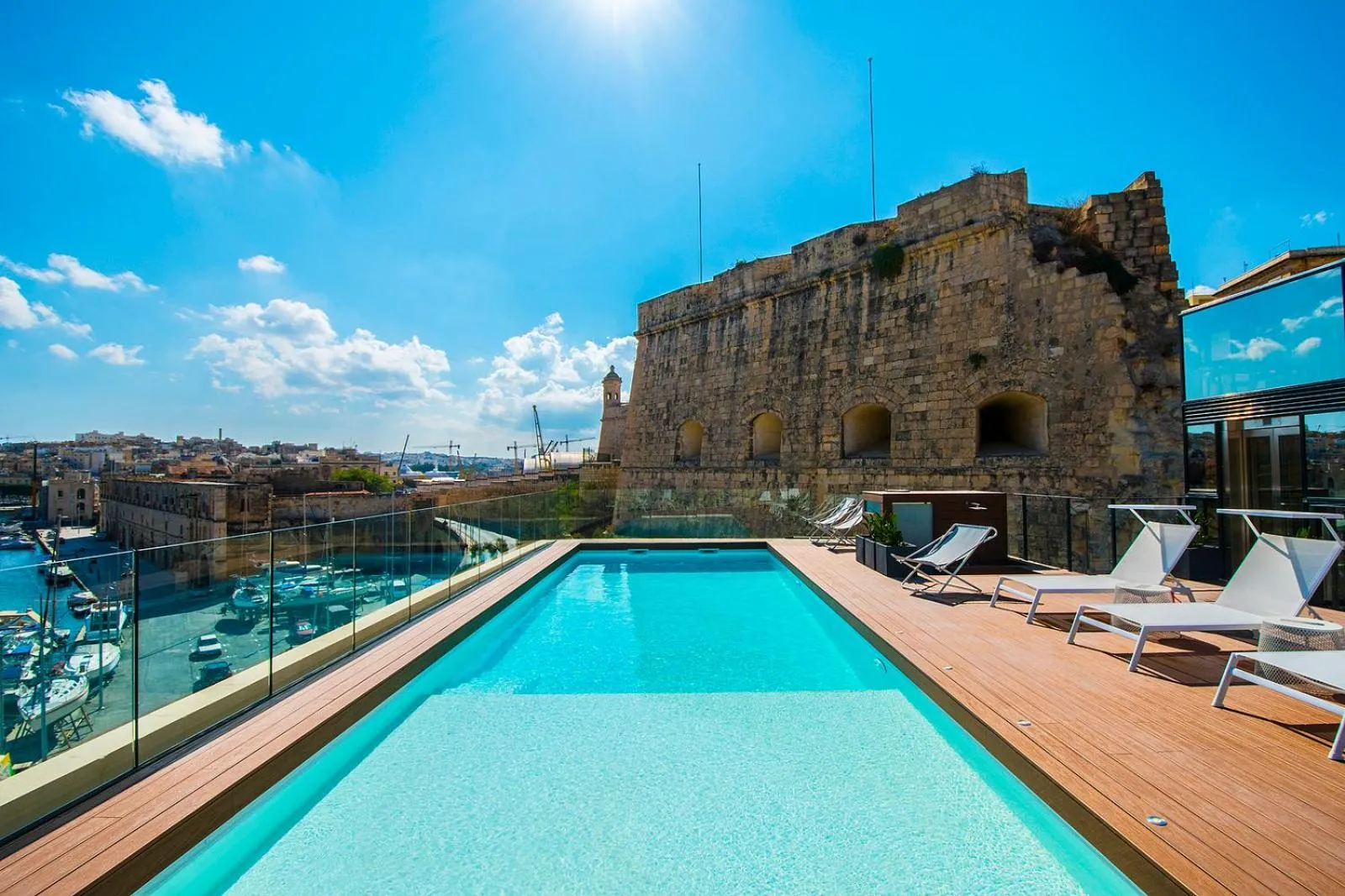 Pool view in Cugo Gran Macina Malta