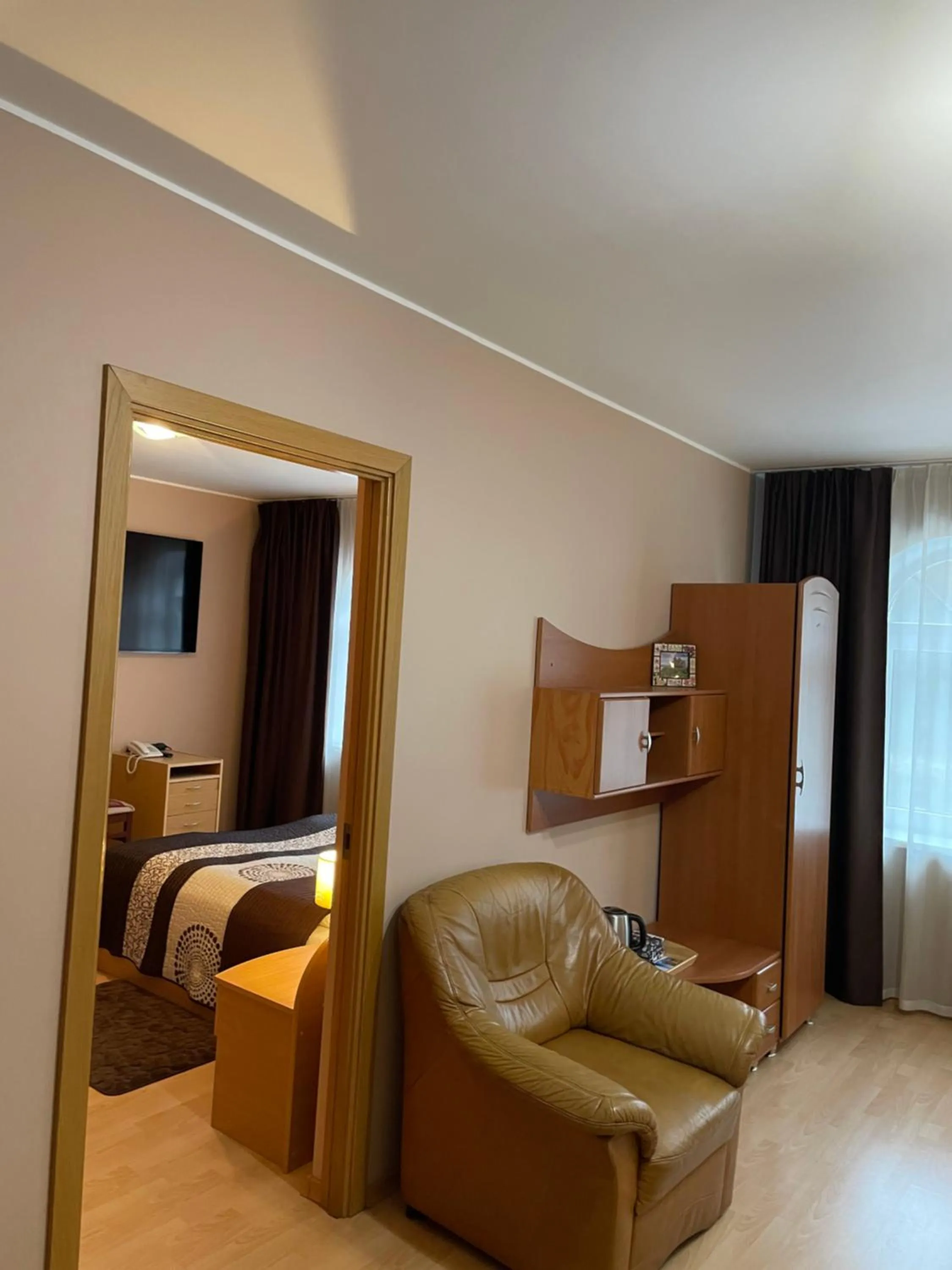 hair dresser, Bed in Hotel Jerevan