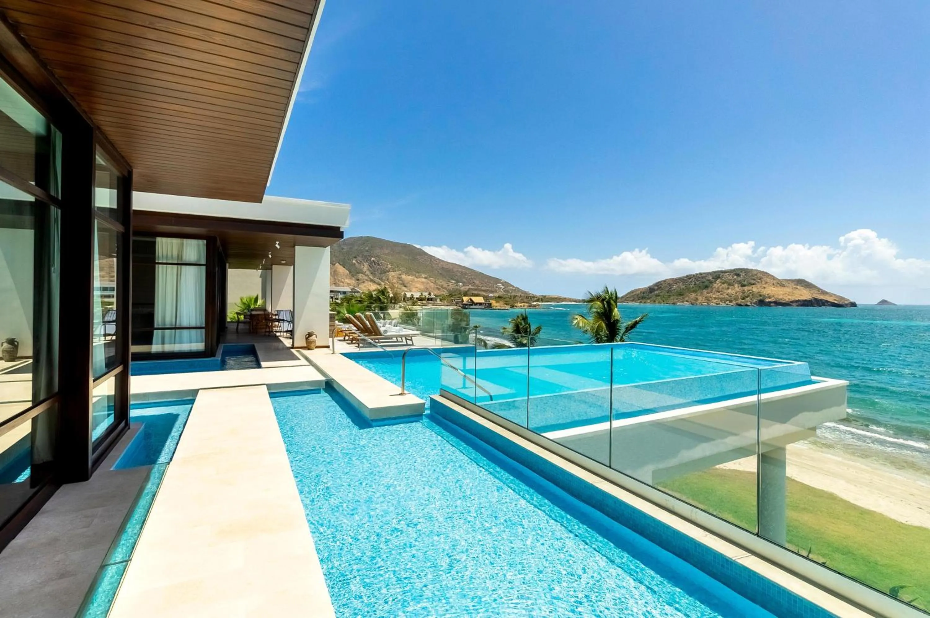 Swimming pool in Park Hyatt St. Kitts
