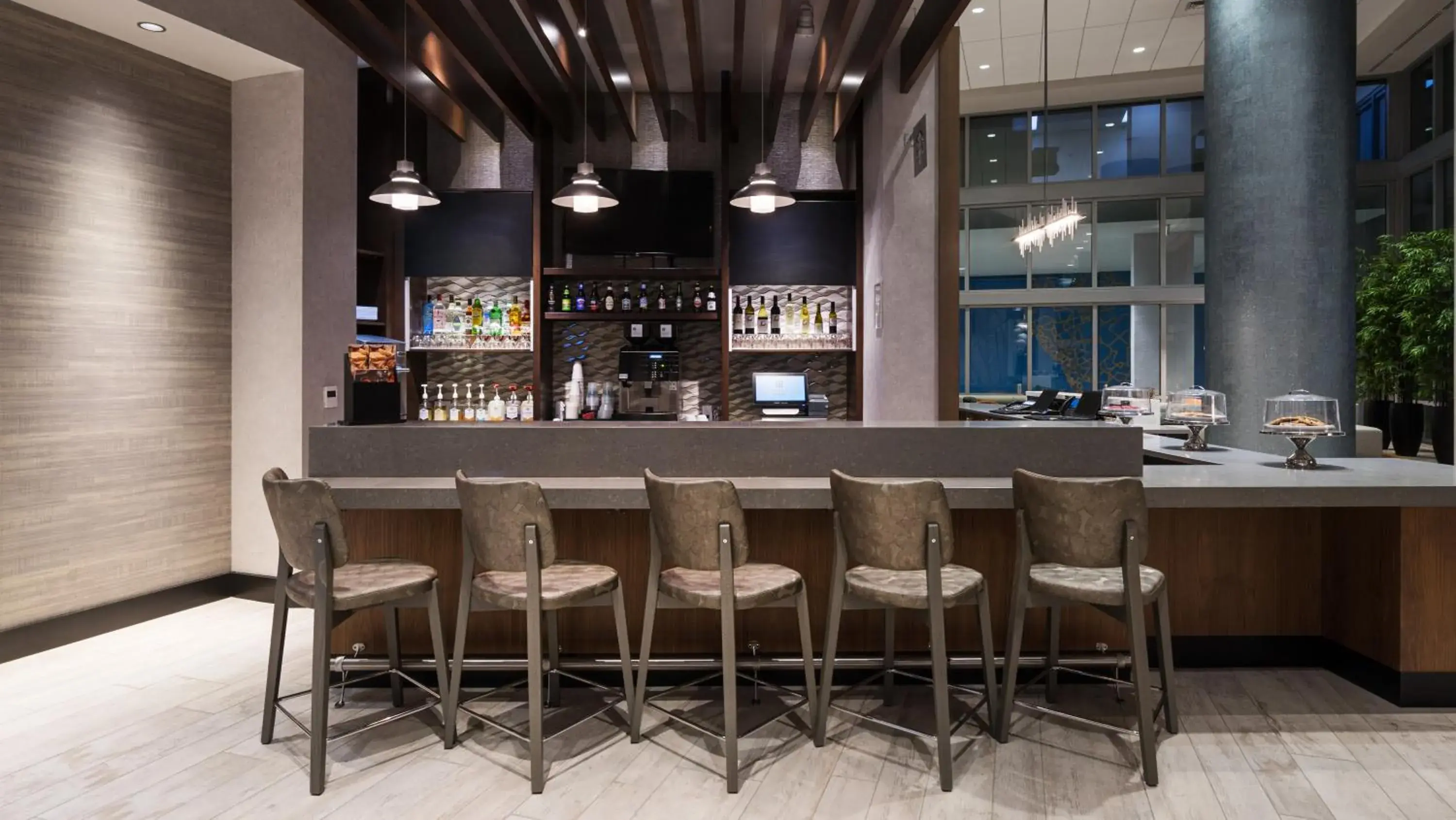 Lounge or bar in Hyatt Place St. Petersburg/Downtown Lounge or bar in Hyatt Place St. Petersburg/Downtown