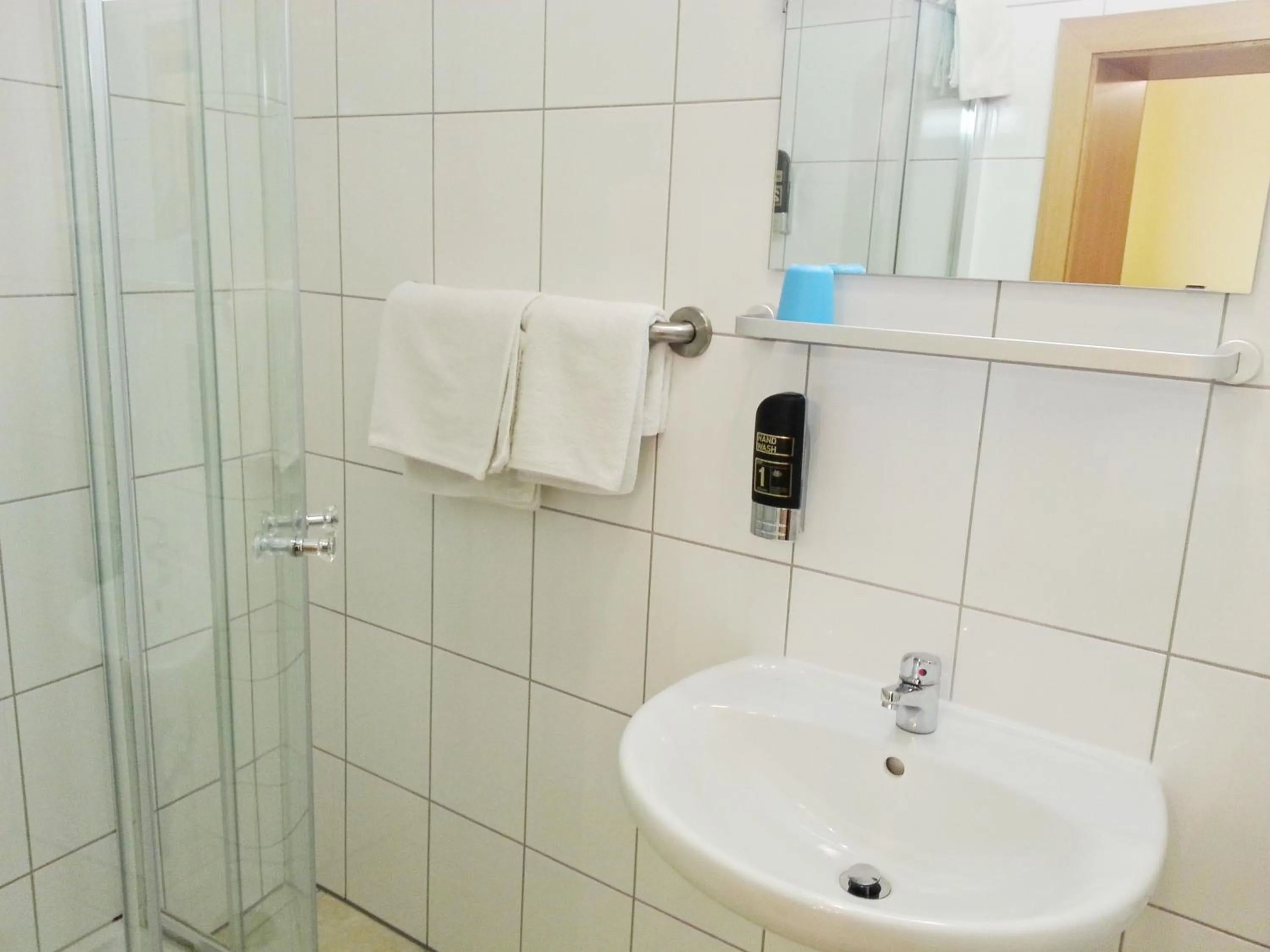 Bathroom in Pension Weisses Lamm