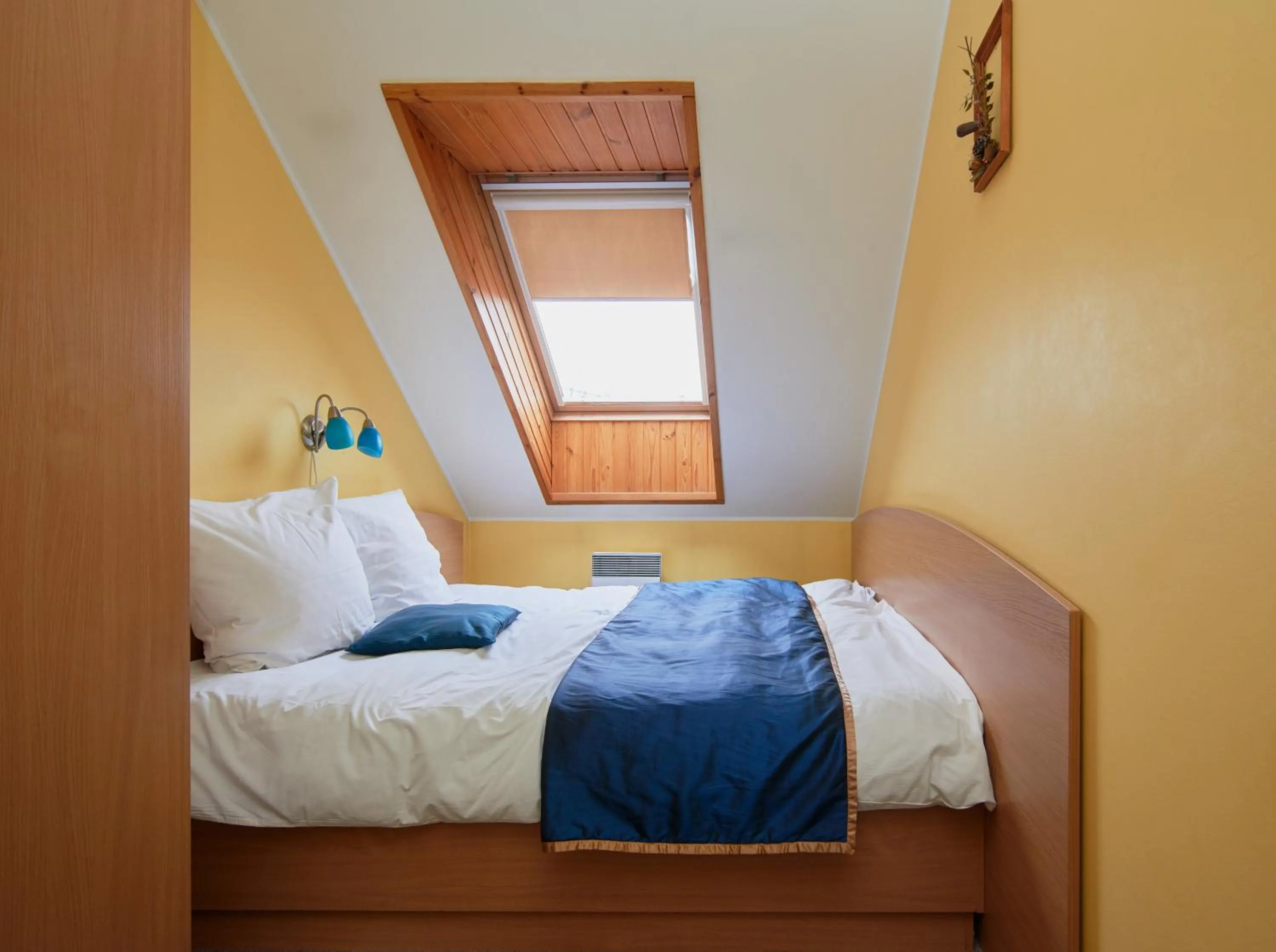 Bed in Angel Town Hall Apartments