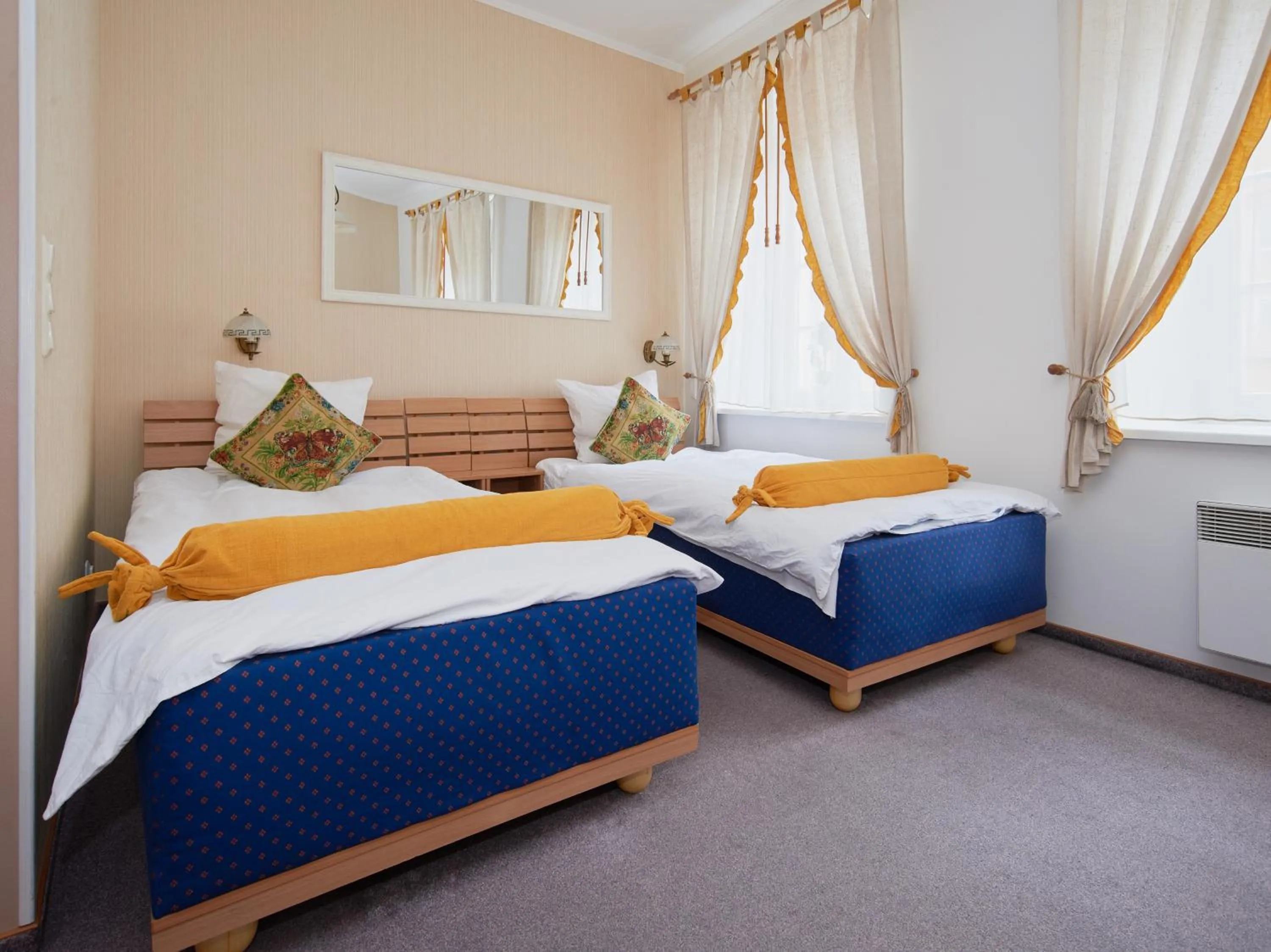 Bed in Angel Town Hall Apartments