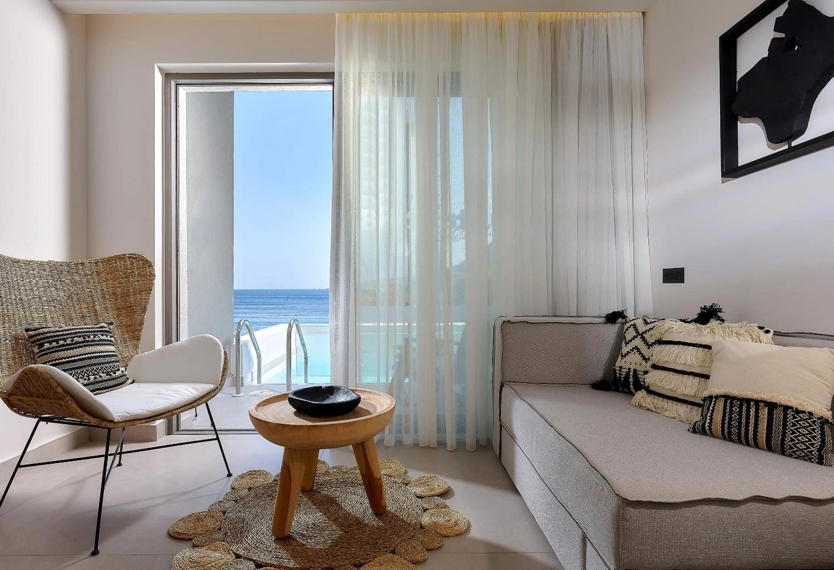 Living room, Bed in Bali Star Resort Hotel