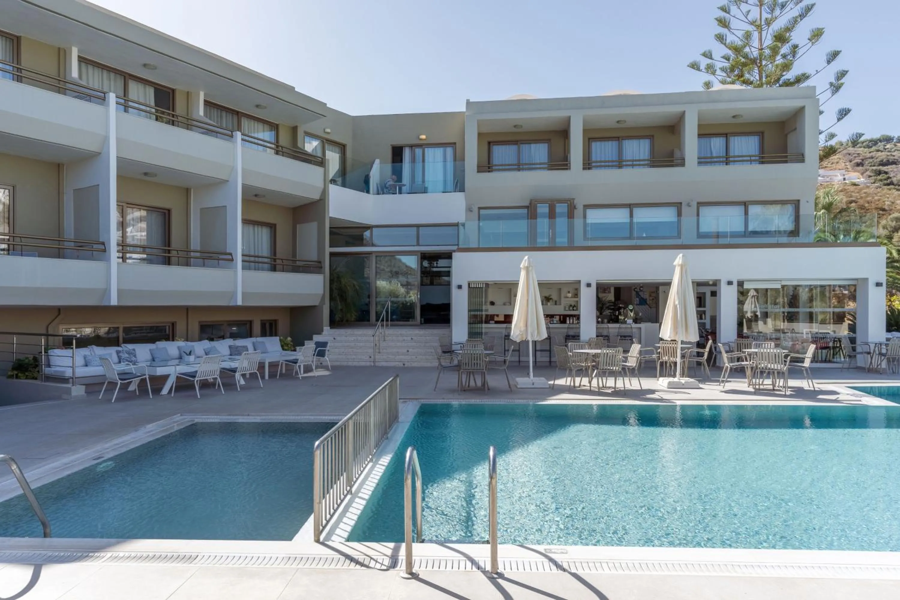 Swimming pool in Bali Star Resort Hotel