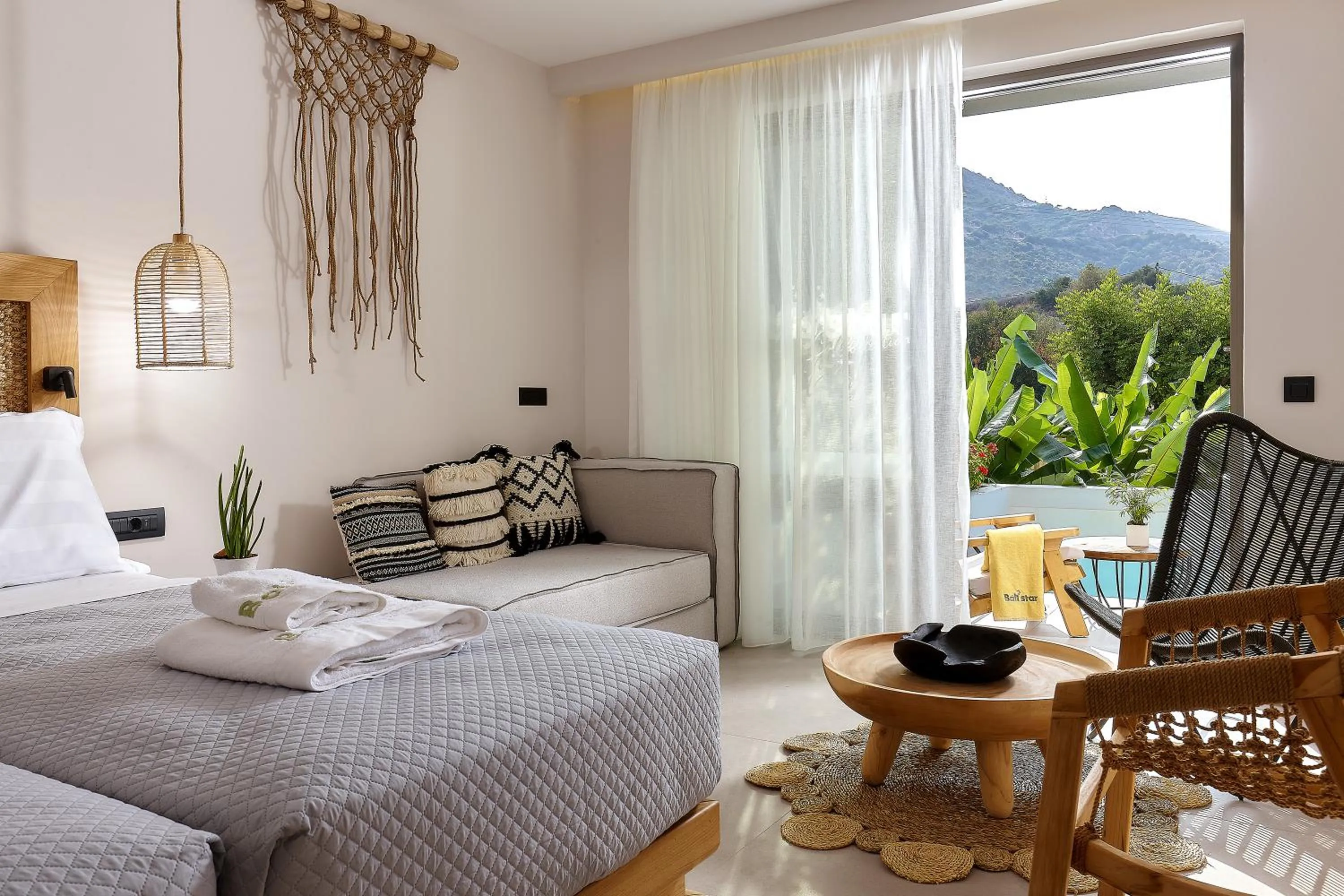 View (from property/room), Bed in Bali Star Resort Hotel