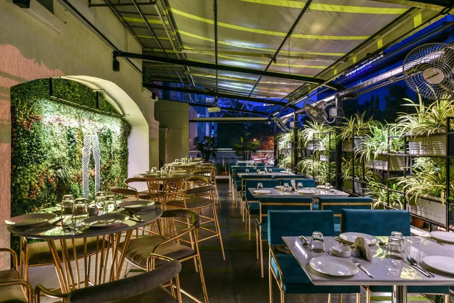 Restaurant/places to eat in The Paradise By Tunga Restaurant/places to eat in The Paradise By Tunga