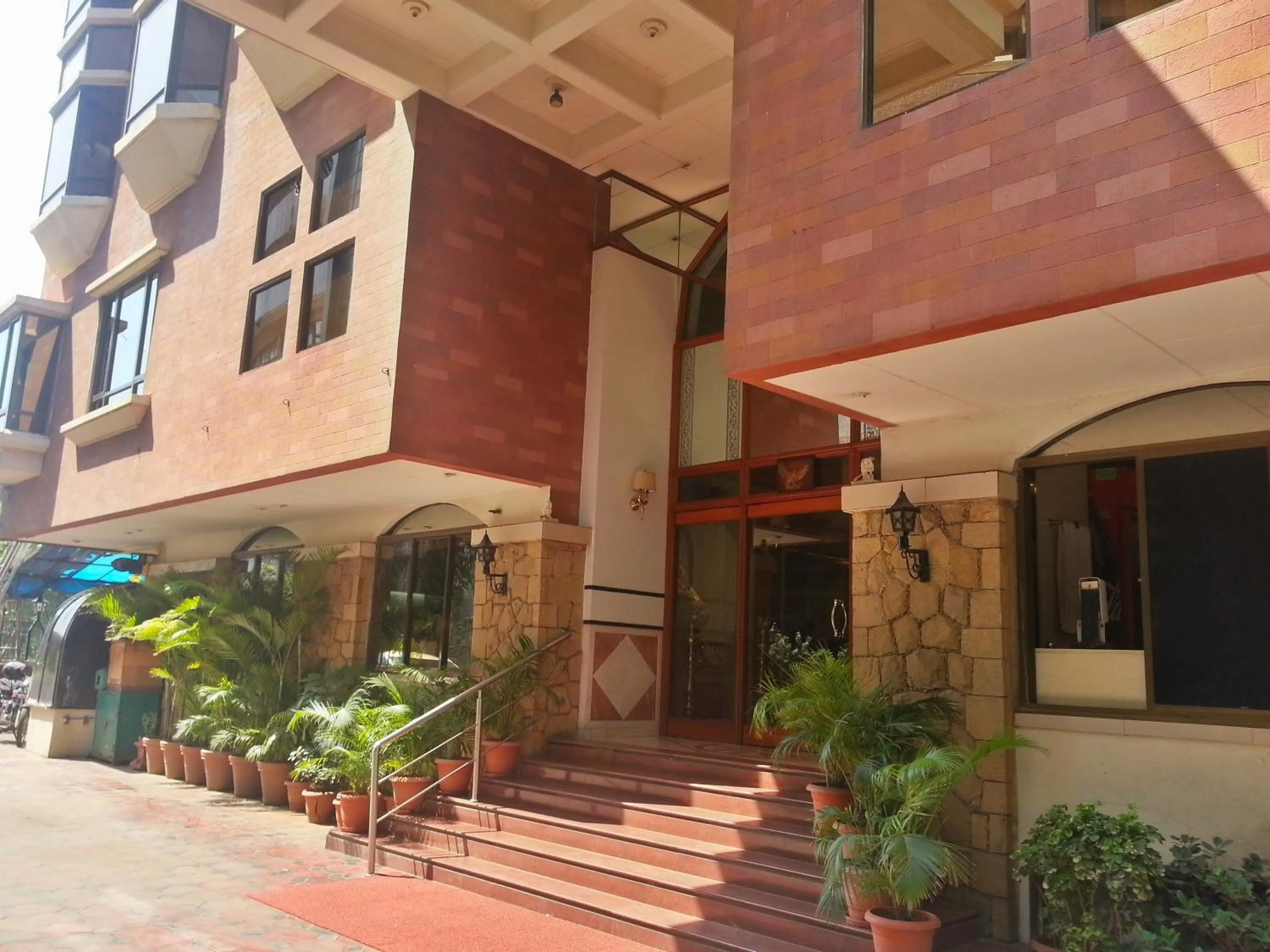 Facade/entrance in The Paradise By Tunga