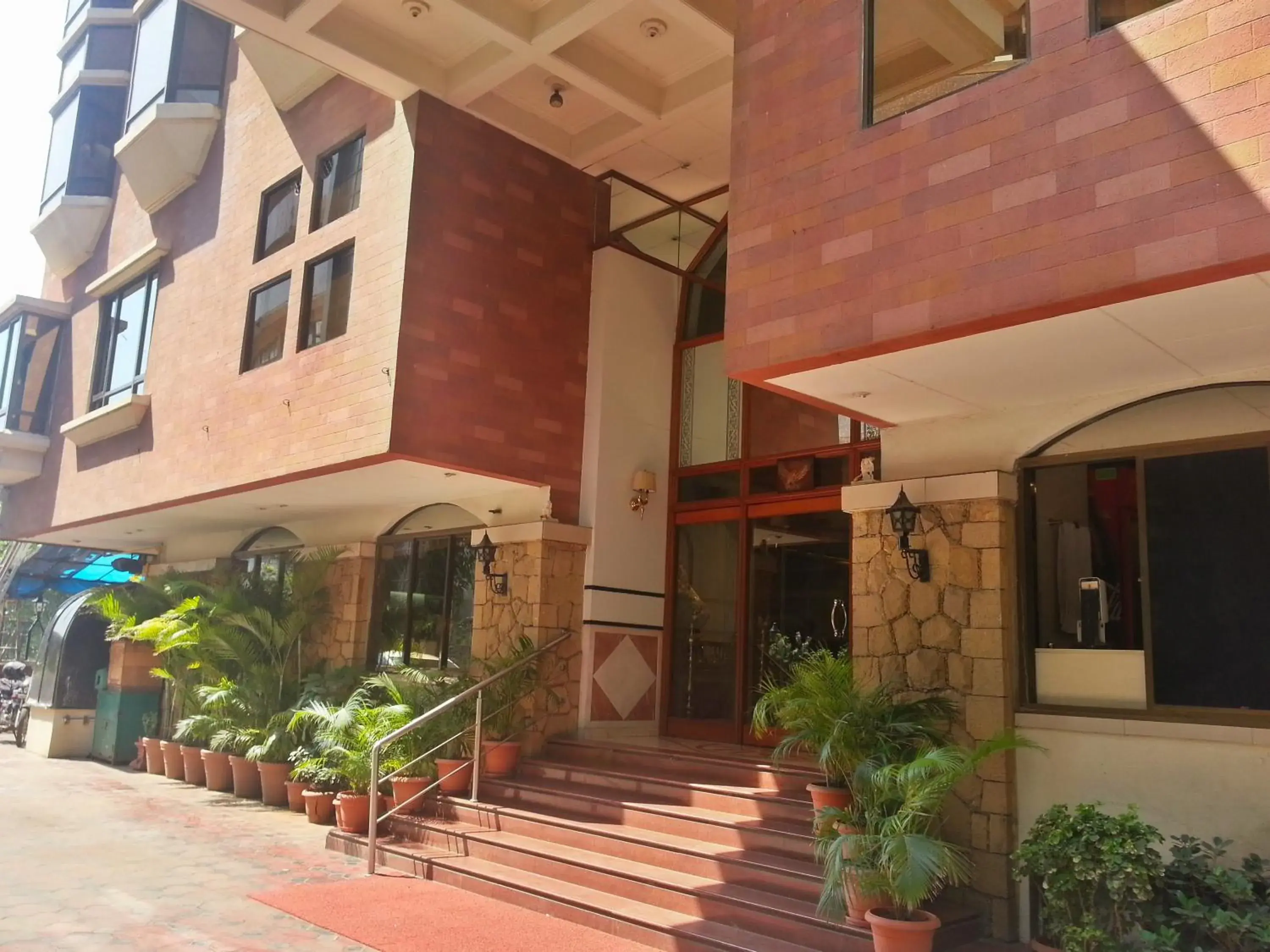 Facade/entrance in The Paradise By Tunga Facade/entrance in The Paradise By Tunga