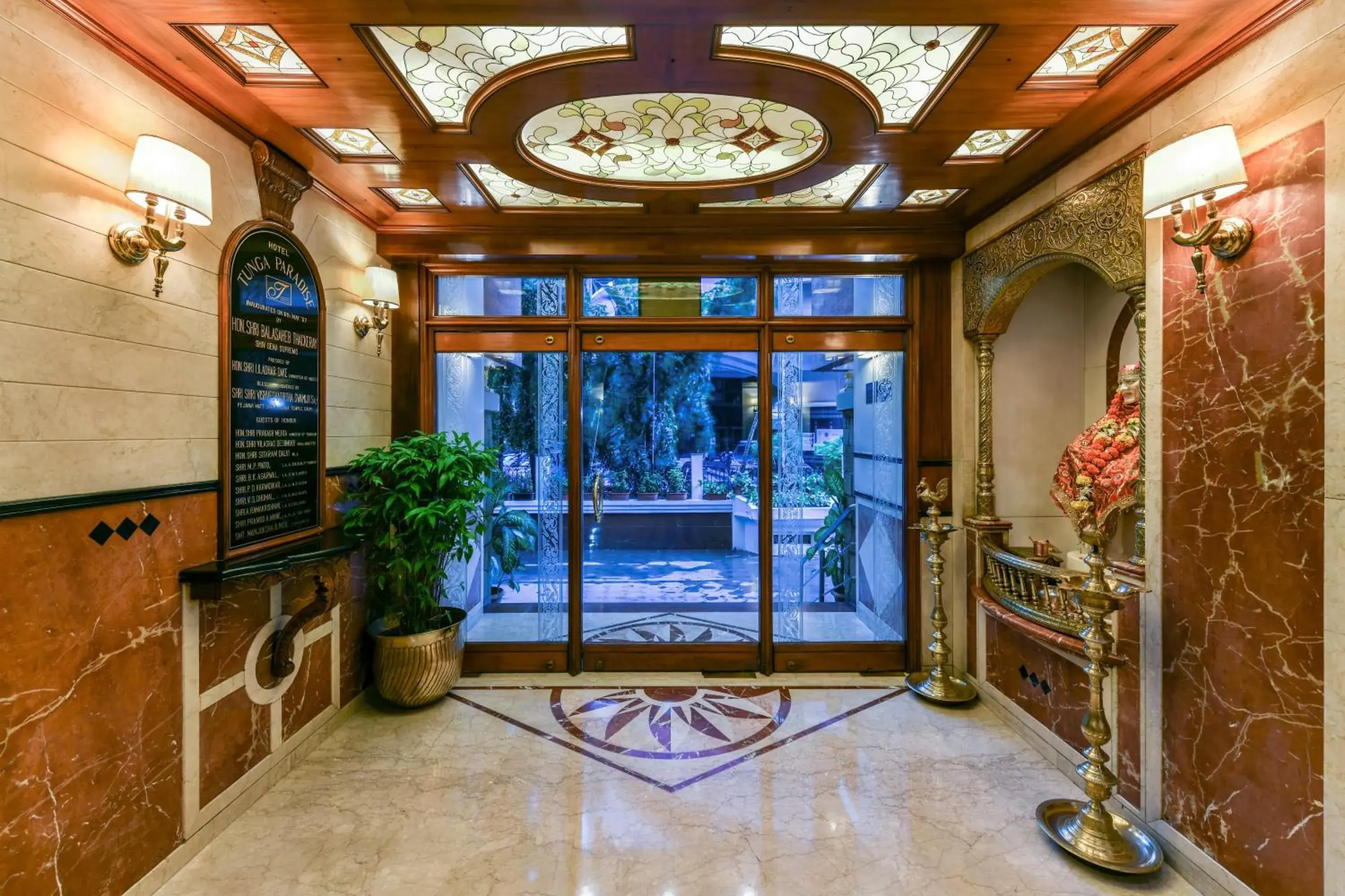 Facade/entrance in The Paradise By Tunga Facade/entrance in The Paradise By Tunga