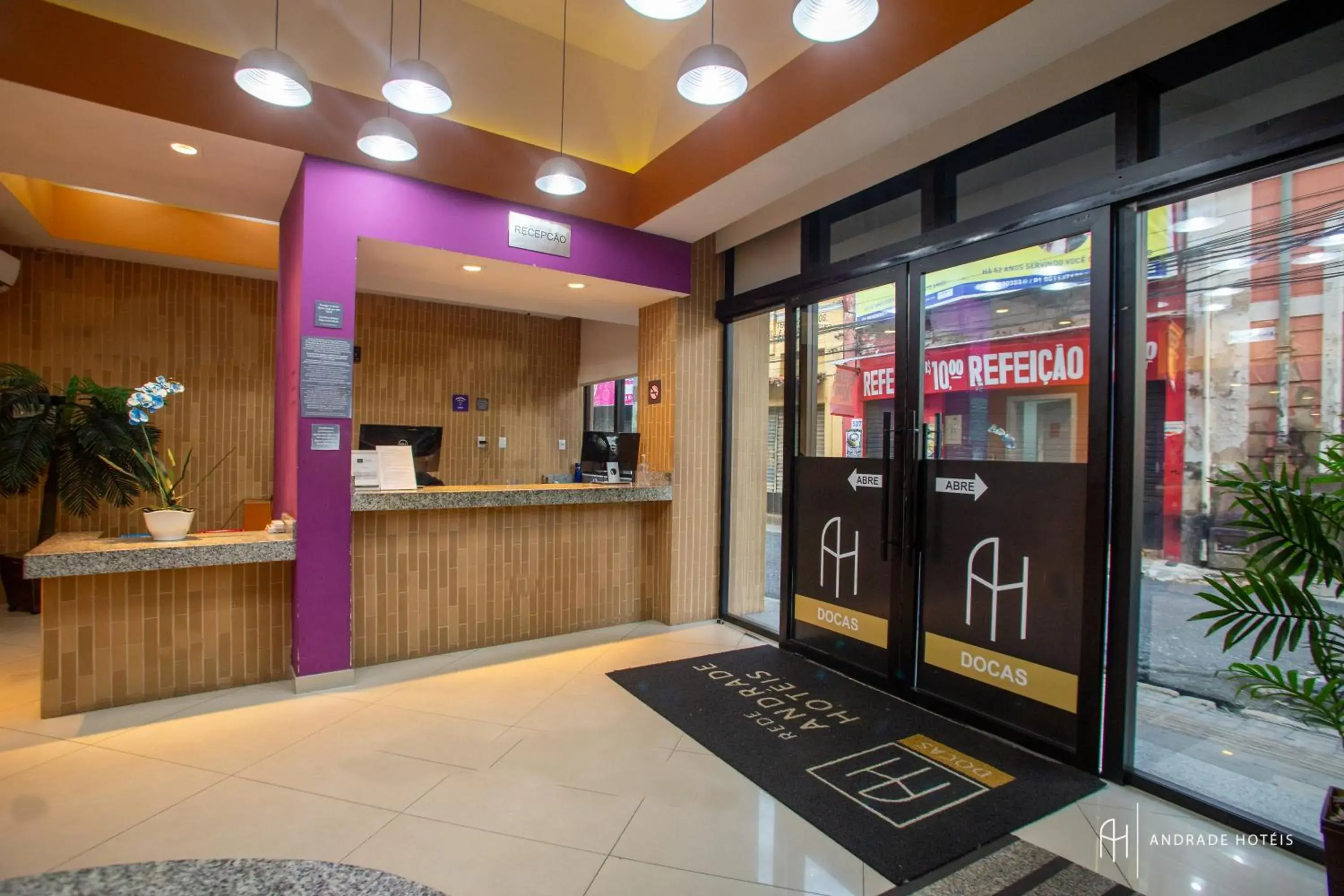 Facade/entrance in Rede Andrade Docas Facade/entrance in Rede Andrade Docas