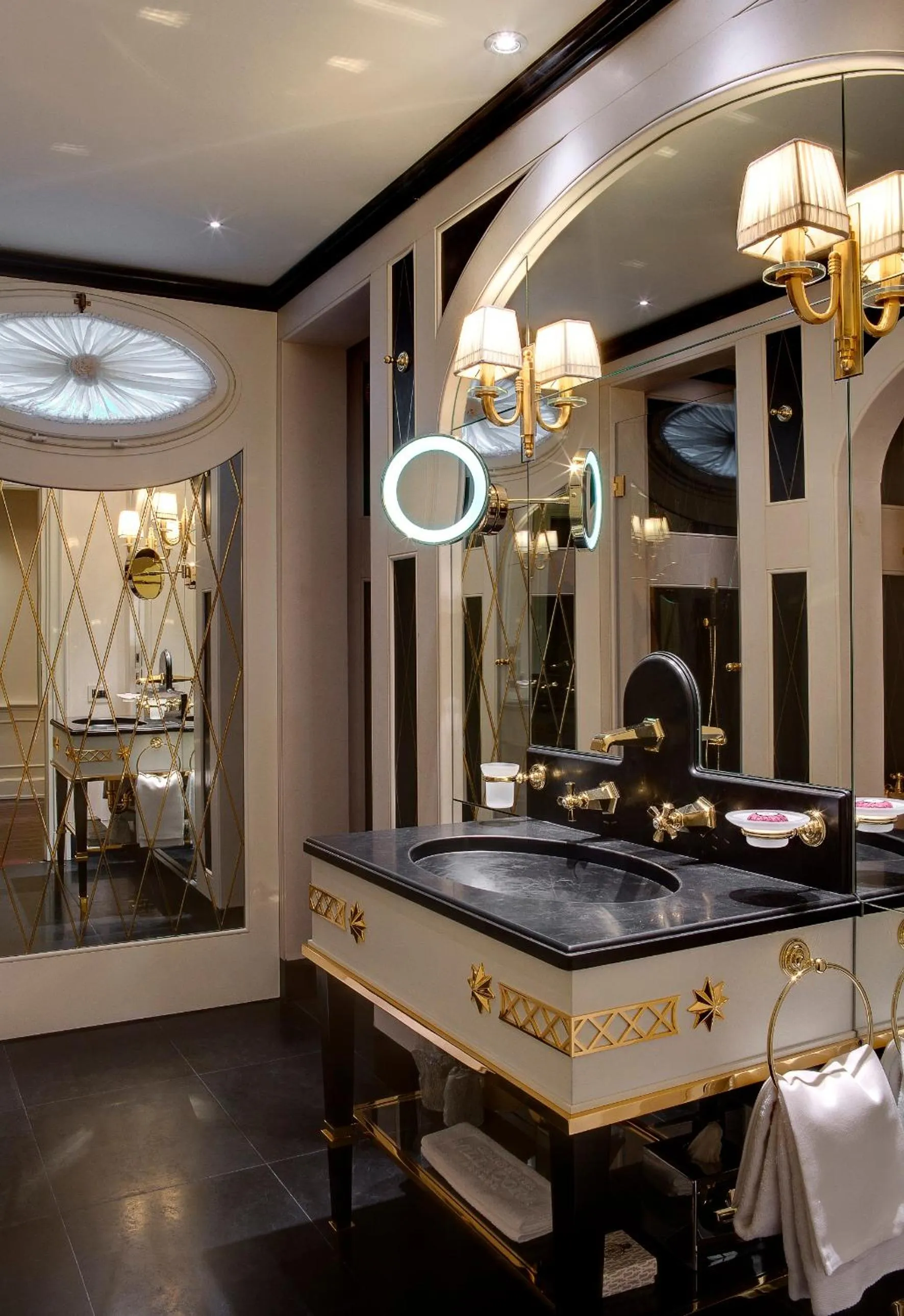 Bathroom in Villa Cora