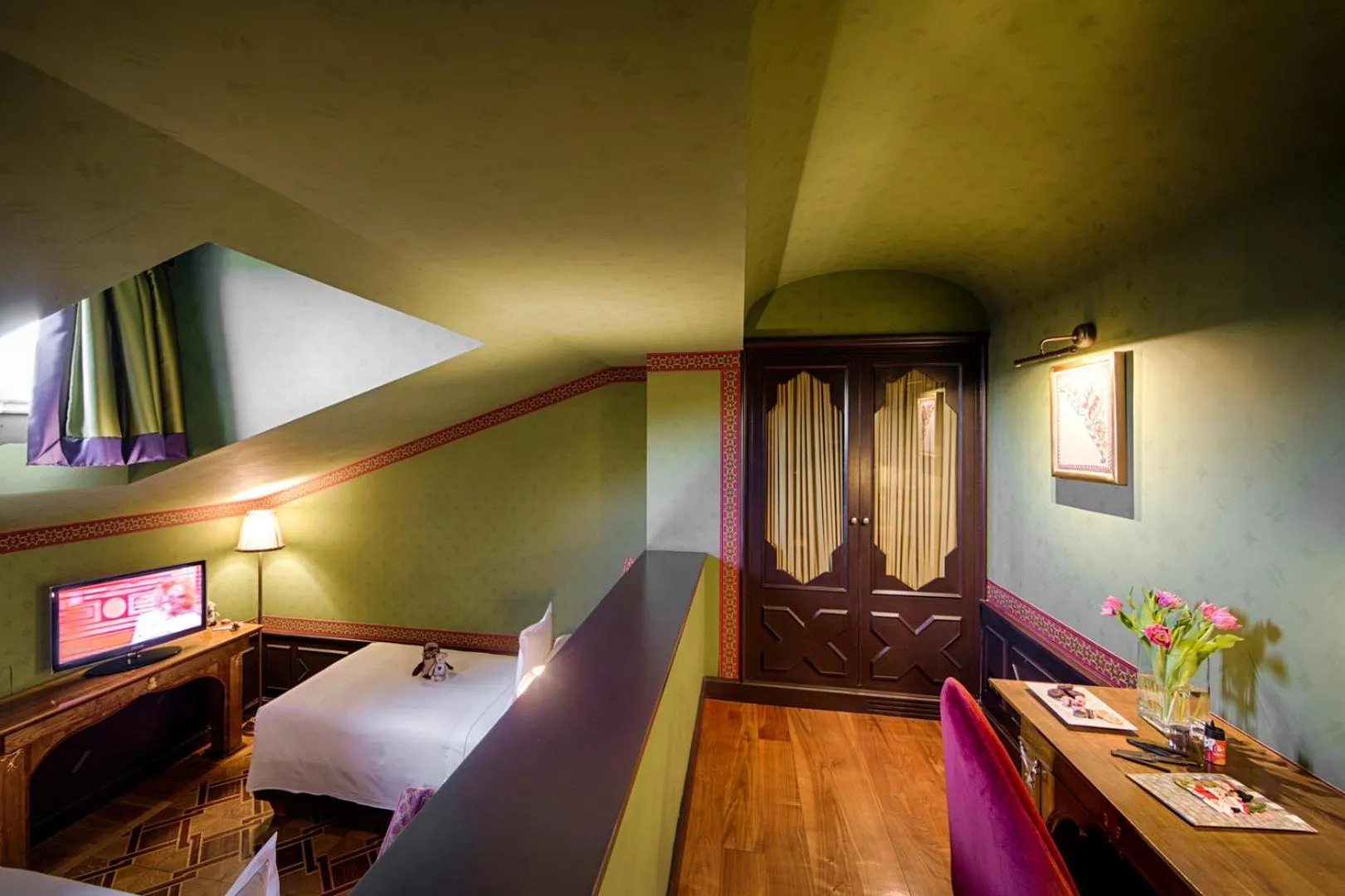 Bedroom, Bed in Villa Cora