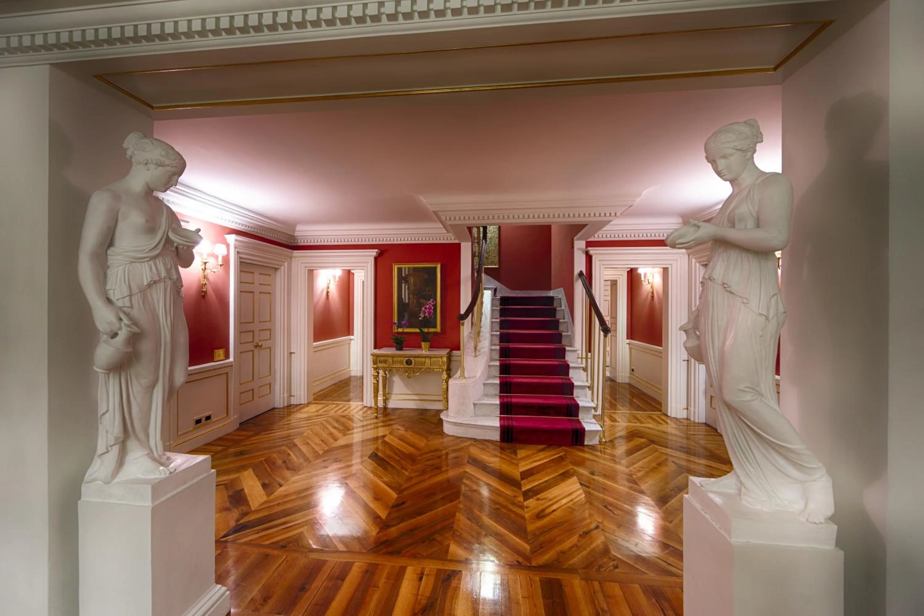 Decorative detail in Villa Cora