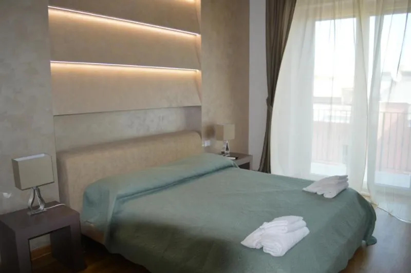 B&B Jolie center