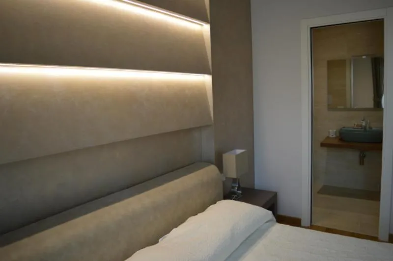 B&B Jolie center