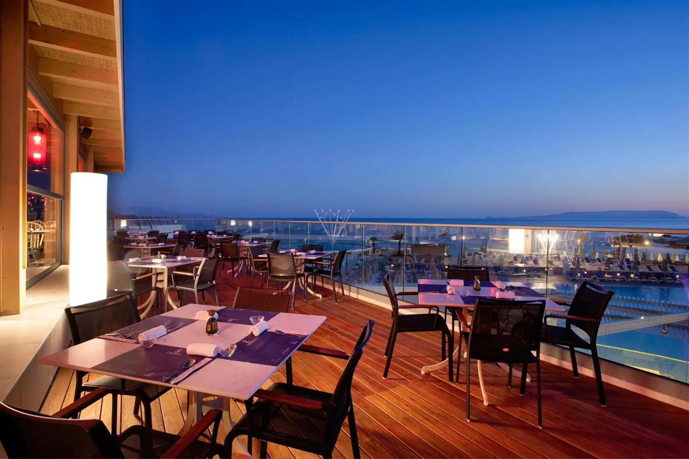 Restaurant/places to eat in Arina Beach Resort Restaurant/places to eat in Arina Beach Resort