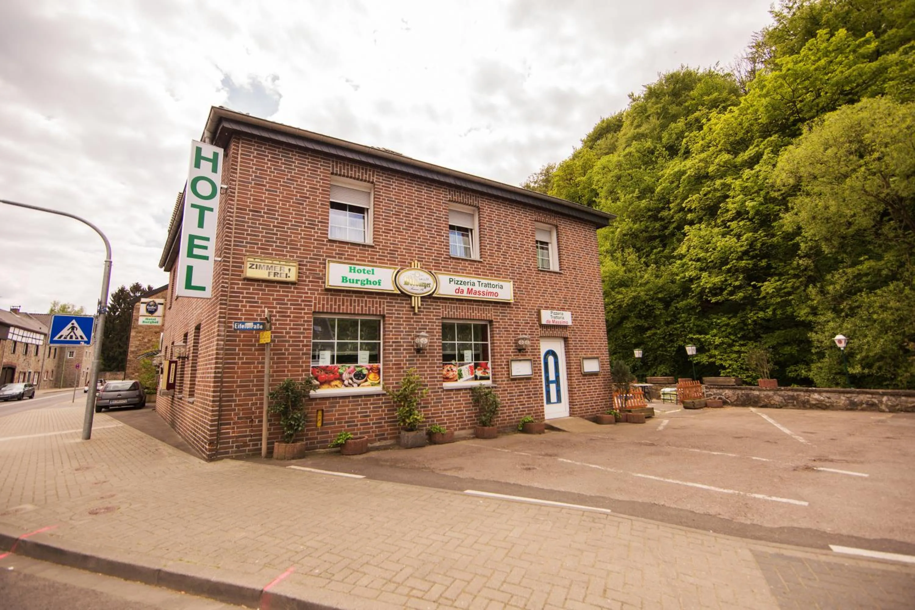 Facade/entrance in Hotel Burghof