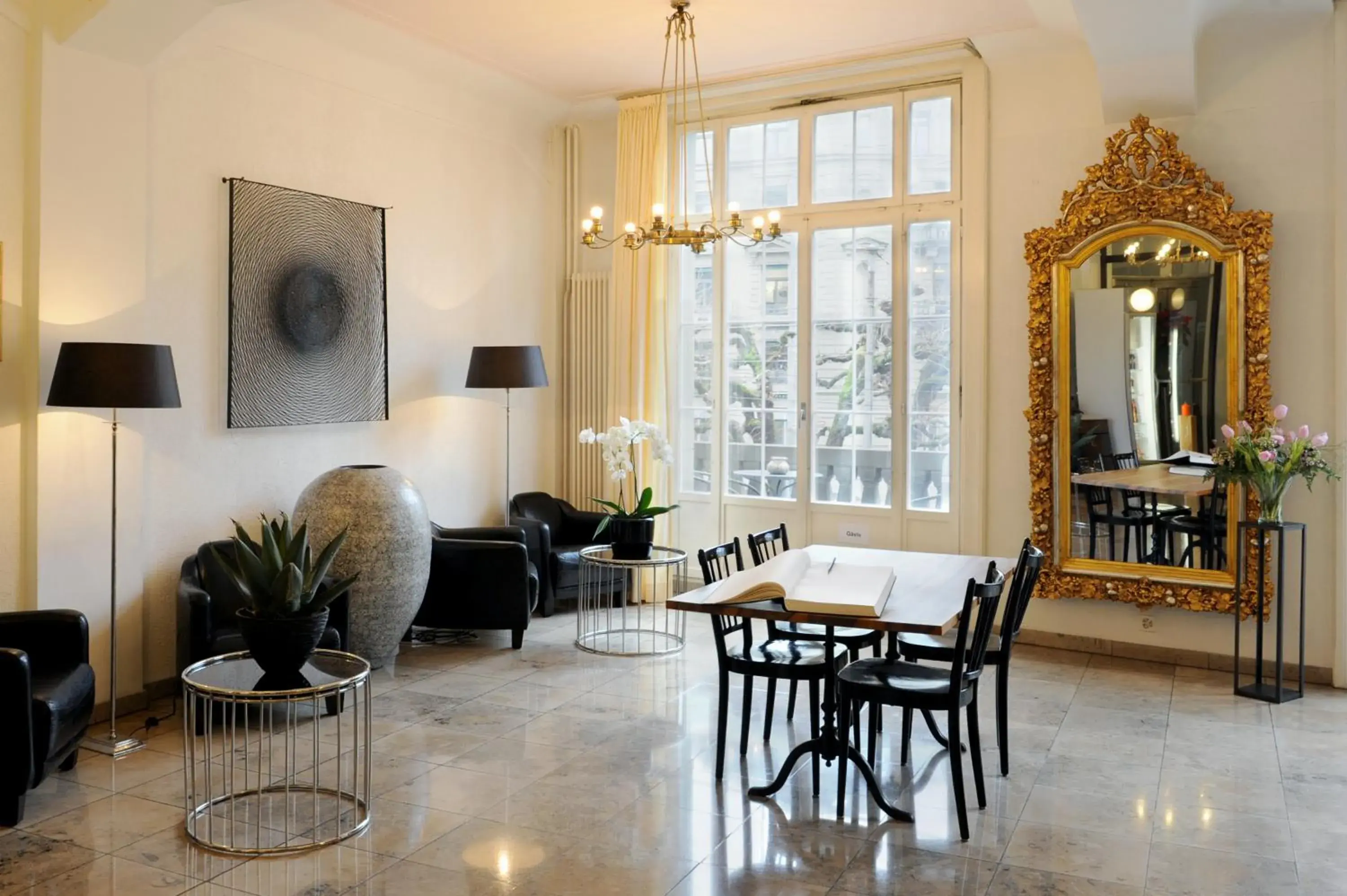 Lobby or reception in Hotel National Bern Lobby or reception in Hotel National Bern