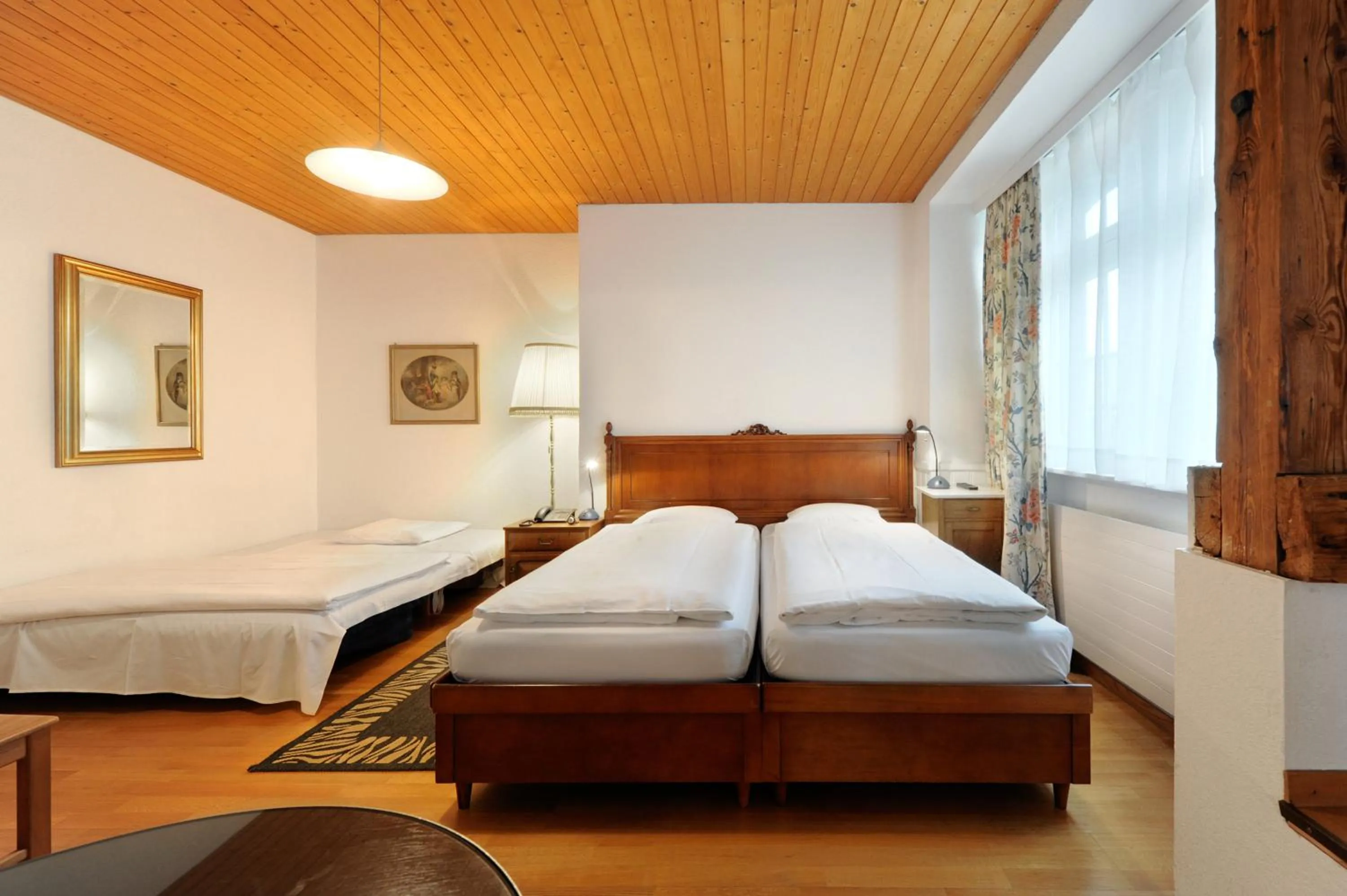 Photo of the whole room, Bed in Hotel National Bern