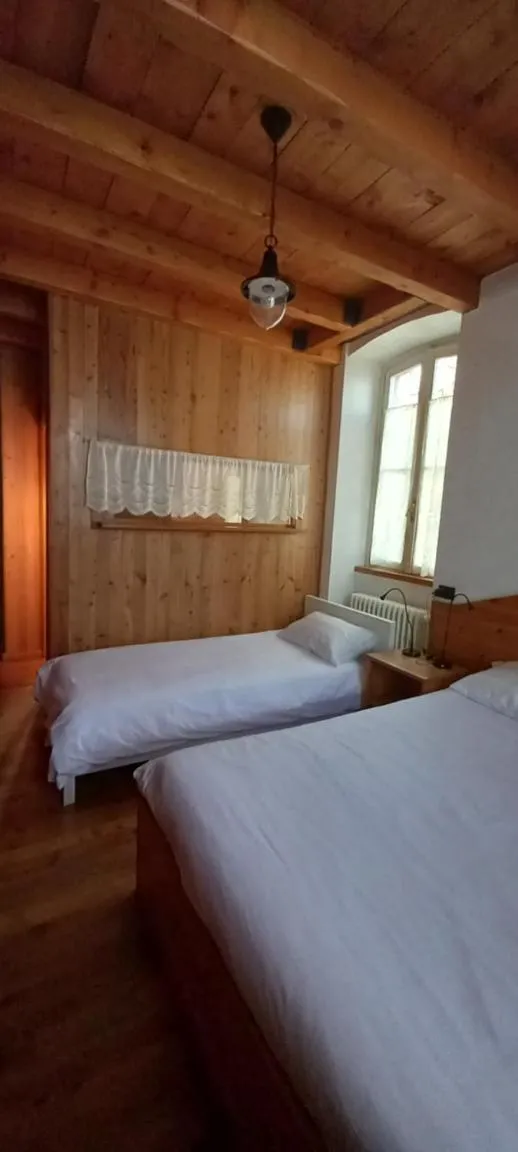 Bedroom, Bed in Ristorante Hotel Falchetto