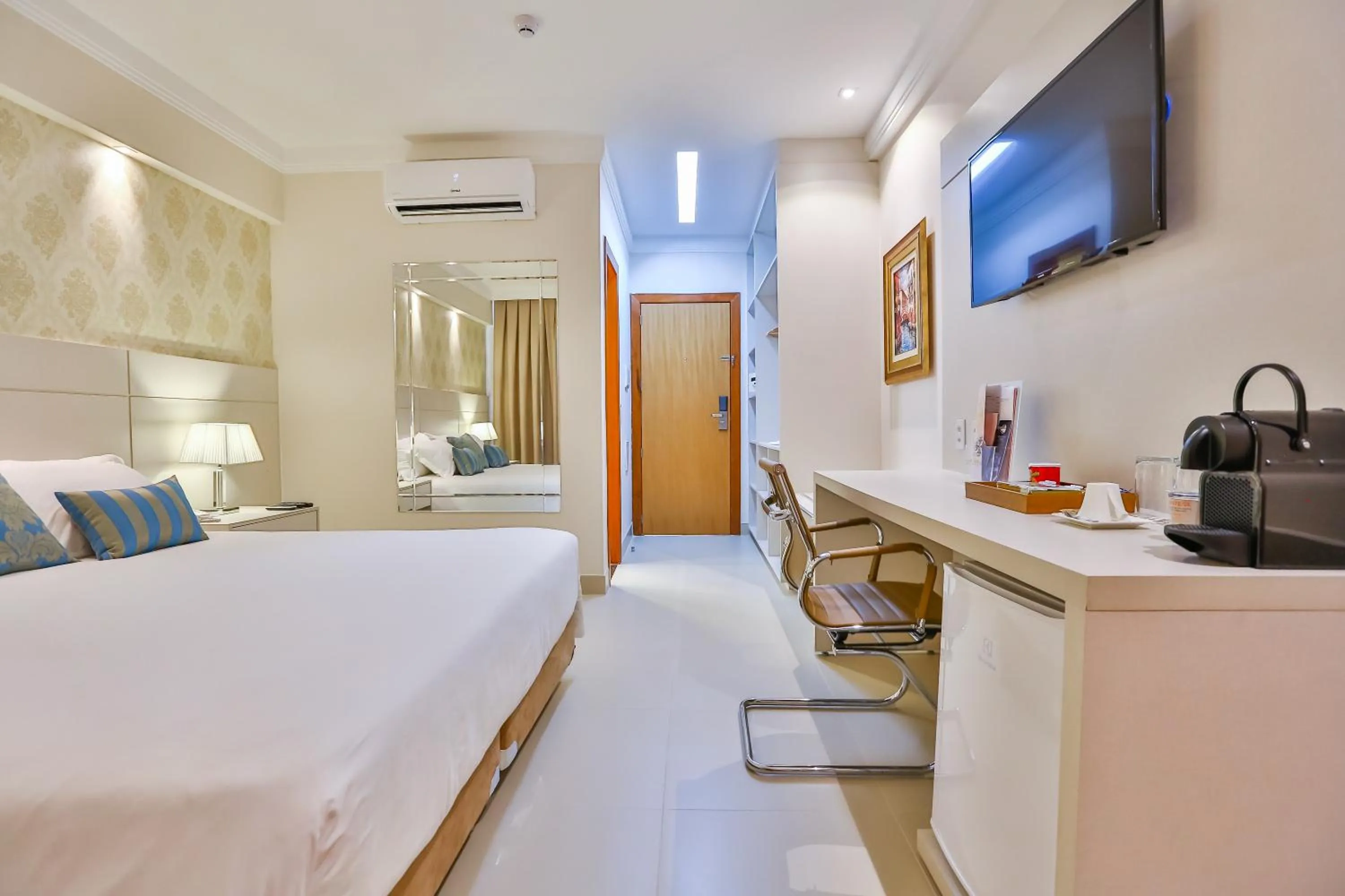 Bed in Golden Lis Hotel Boutique