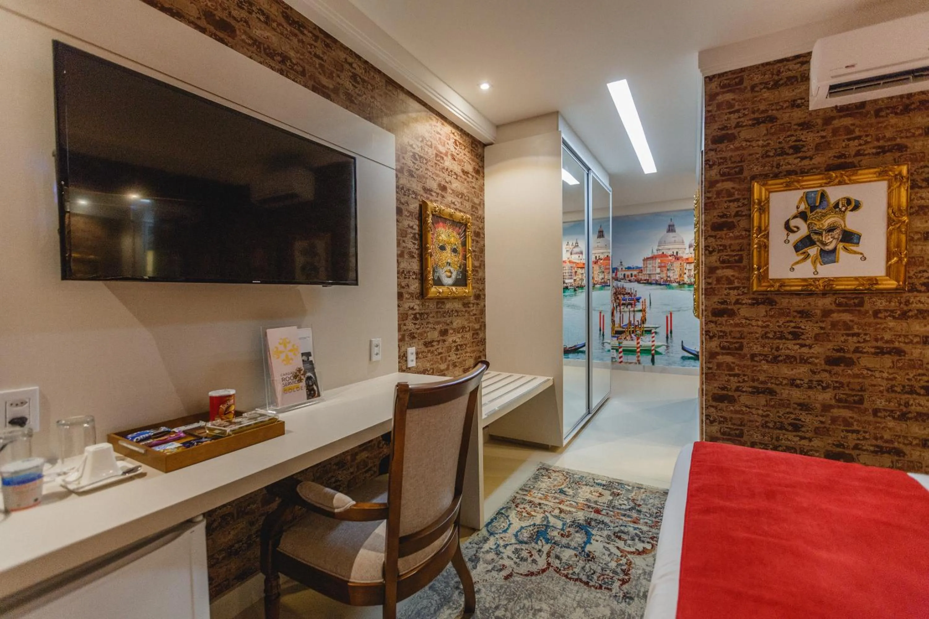 Bed in Golden Lis Hotel Boutique