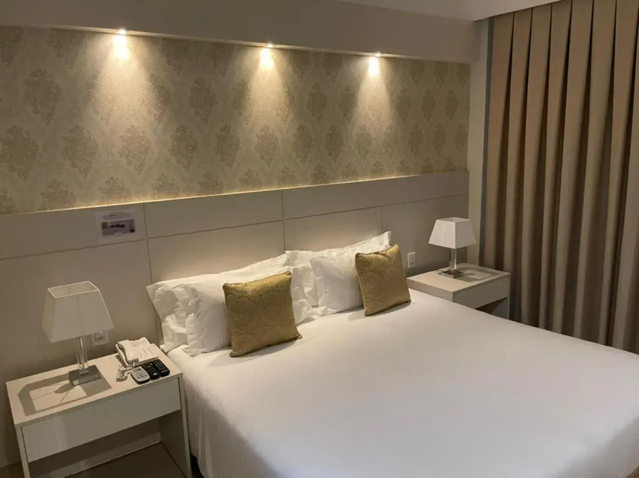 Deluxe King Room - single occupancy in Golden Lis Hotel Boutique Deluxe King Room - single occupancy in Golden Lis Hotel Boutique