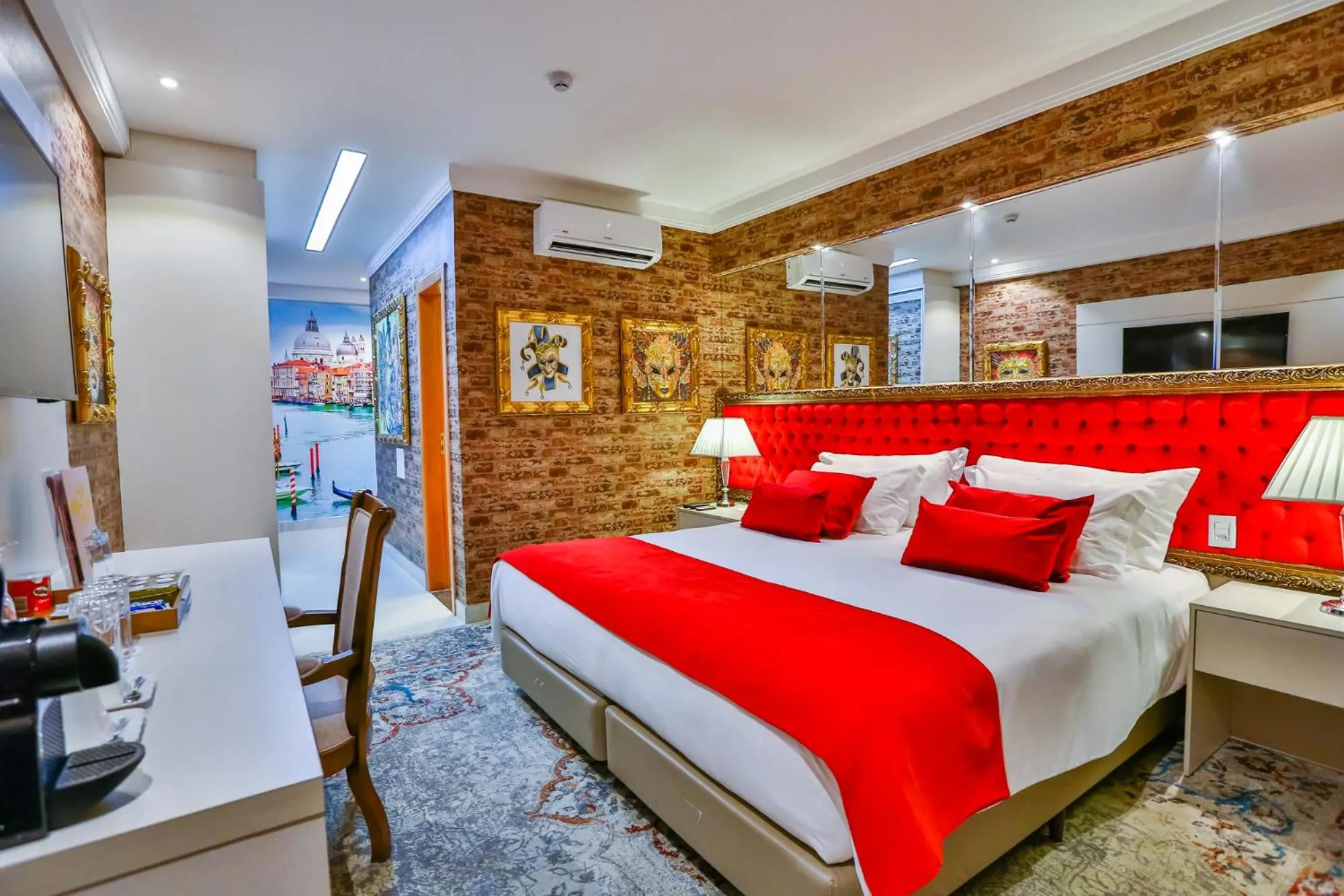 Bed in Golden Lis Hotel Boutique