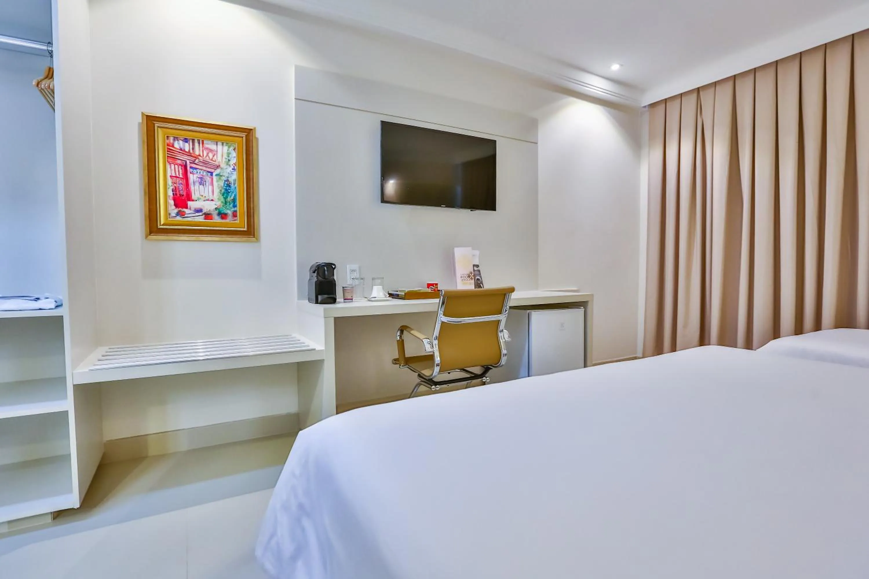 Bed in Golden Lis Hotel Boutique