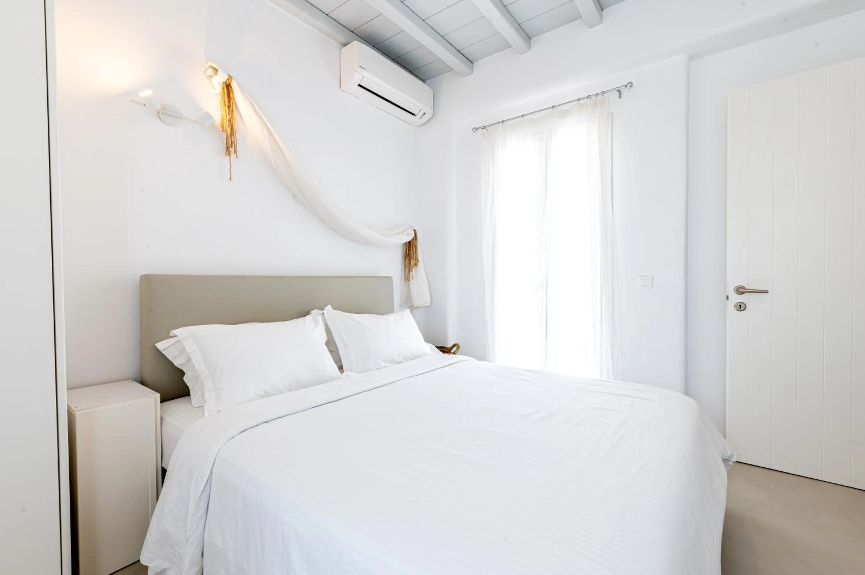 Bed in Carpe Diem Villas Mykonos ,Heated Pool!