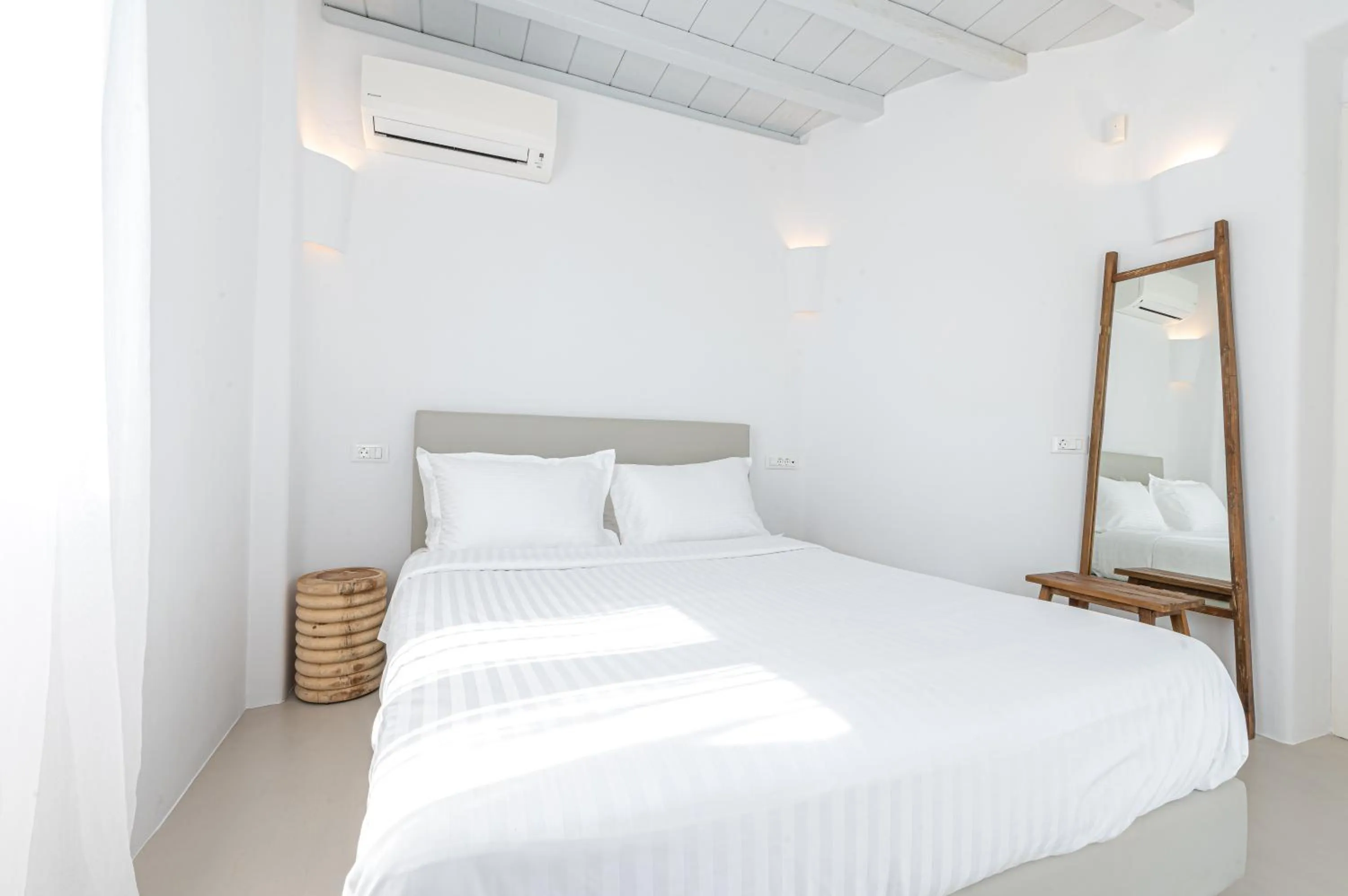 Bed in Carpe Diem Villas Mykonos ,Heated Pool!