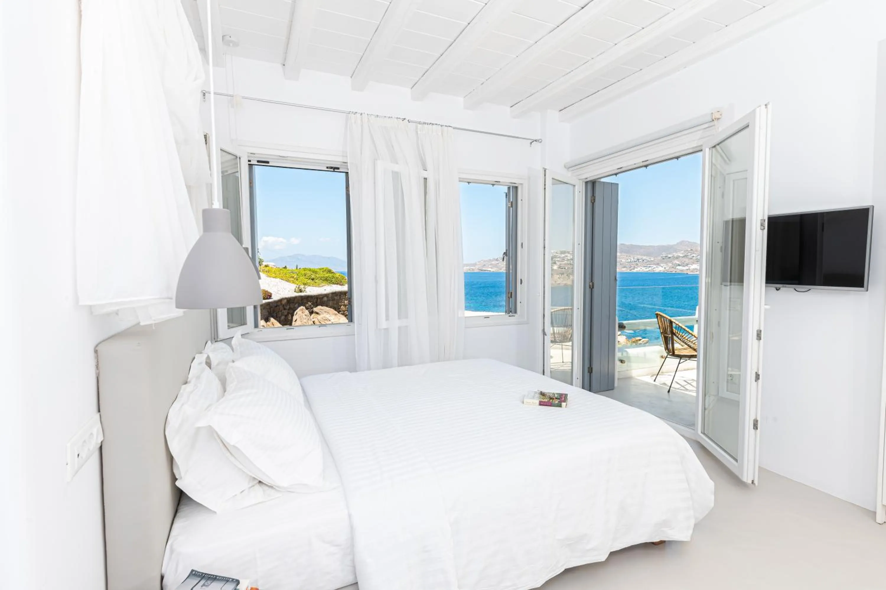 Bed in Carpe Diem Villas Mykonos ,Heated Pool!