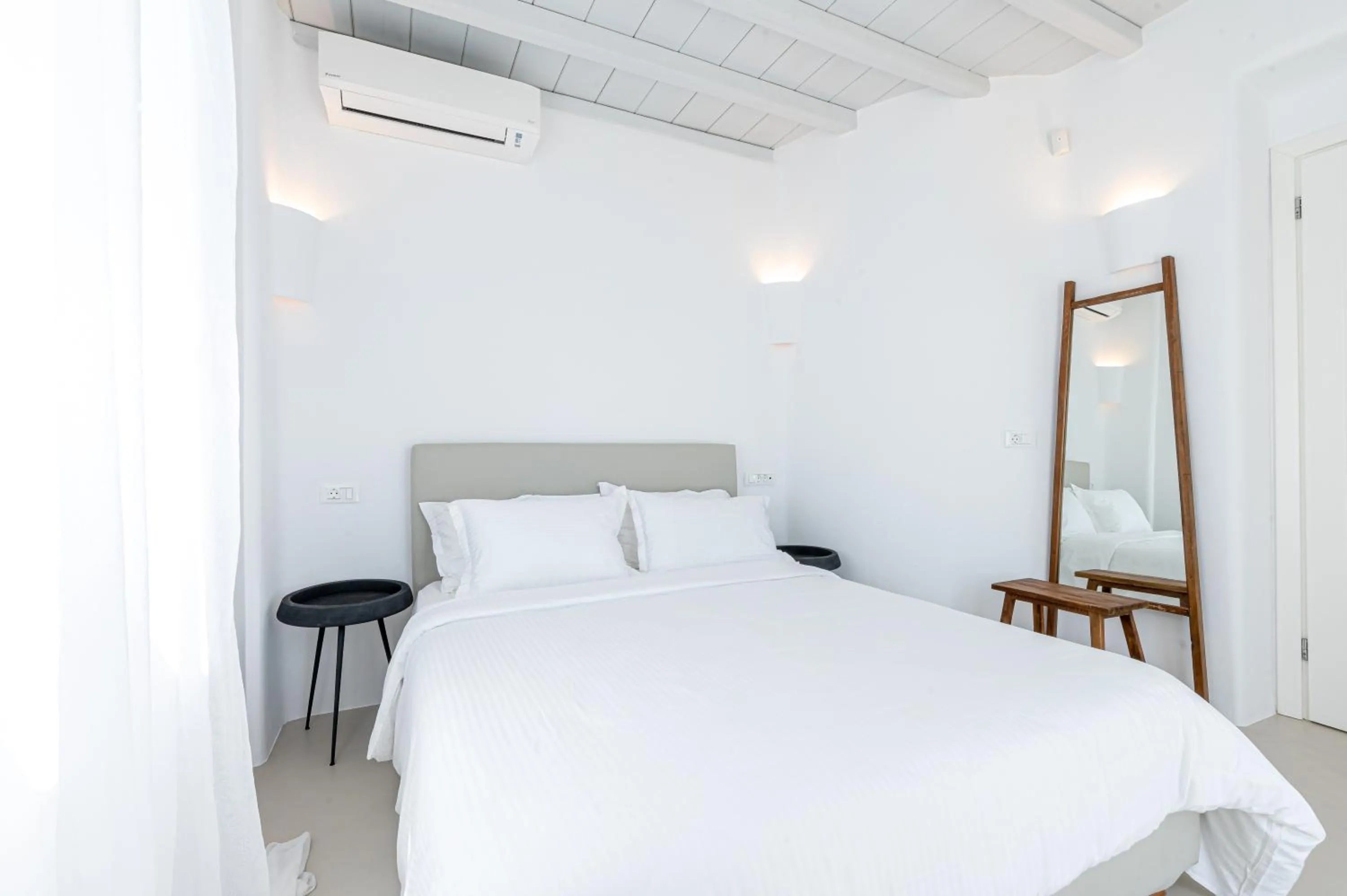 Bed in Carpe Diem Villas Mykonos ,Heated Pool!