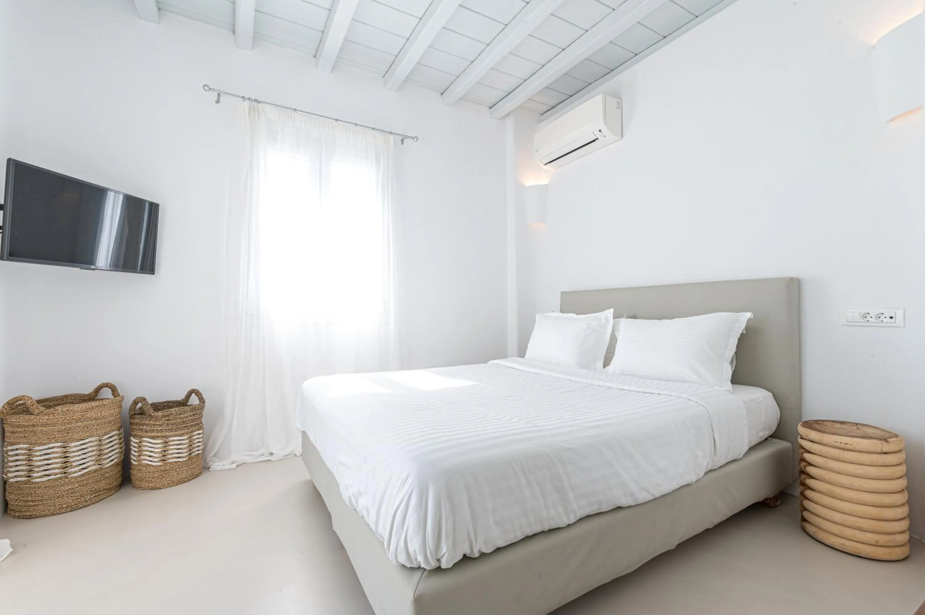 Bed in Carpe Diem Villas Mykonos ,Heated Pool!