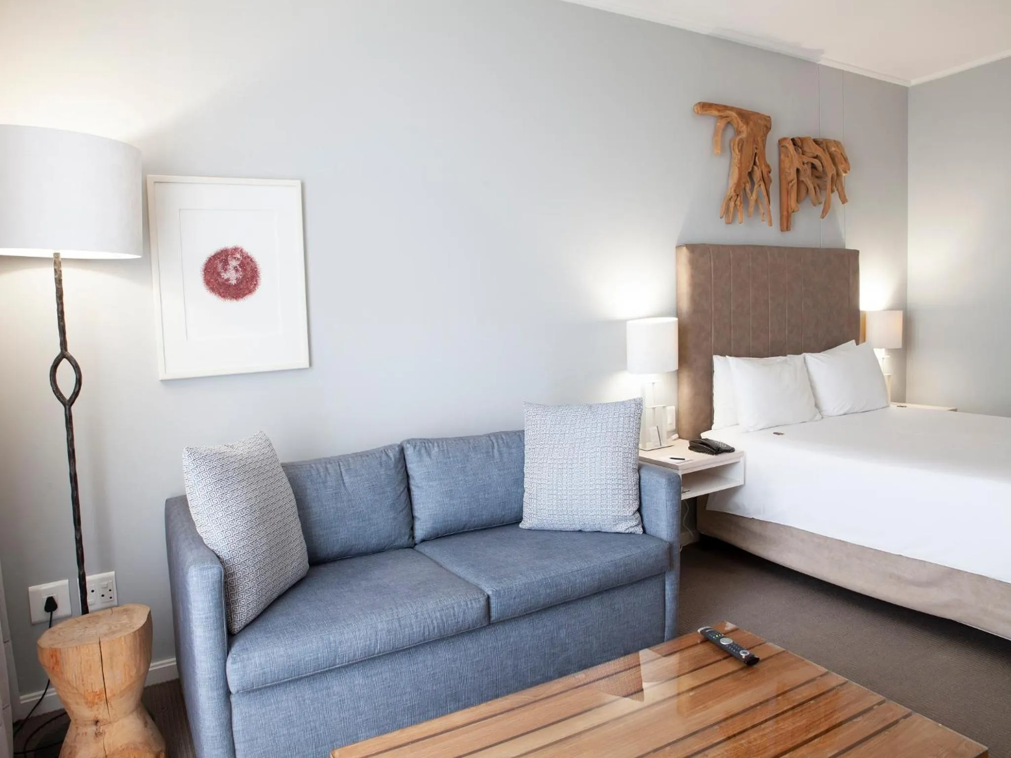 Seating area, Bed in Atlantic Beach Hotel