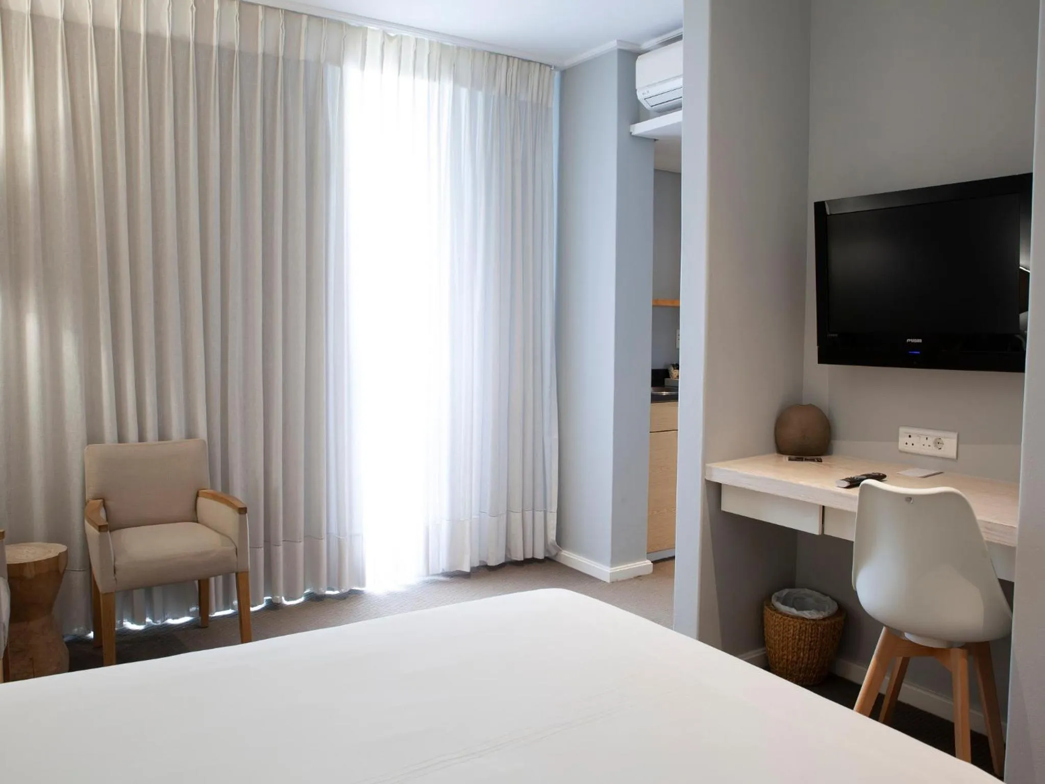 Bed in Atlantic Beach Hotel