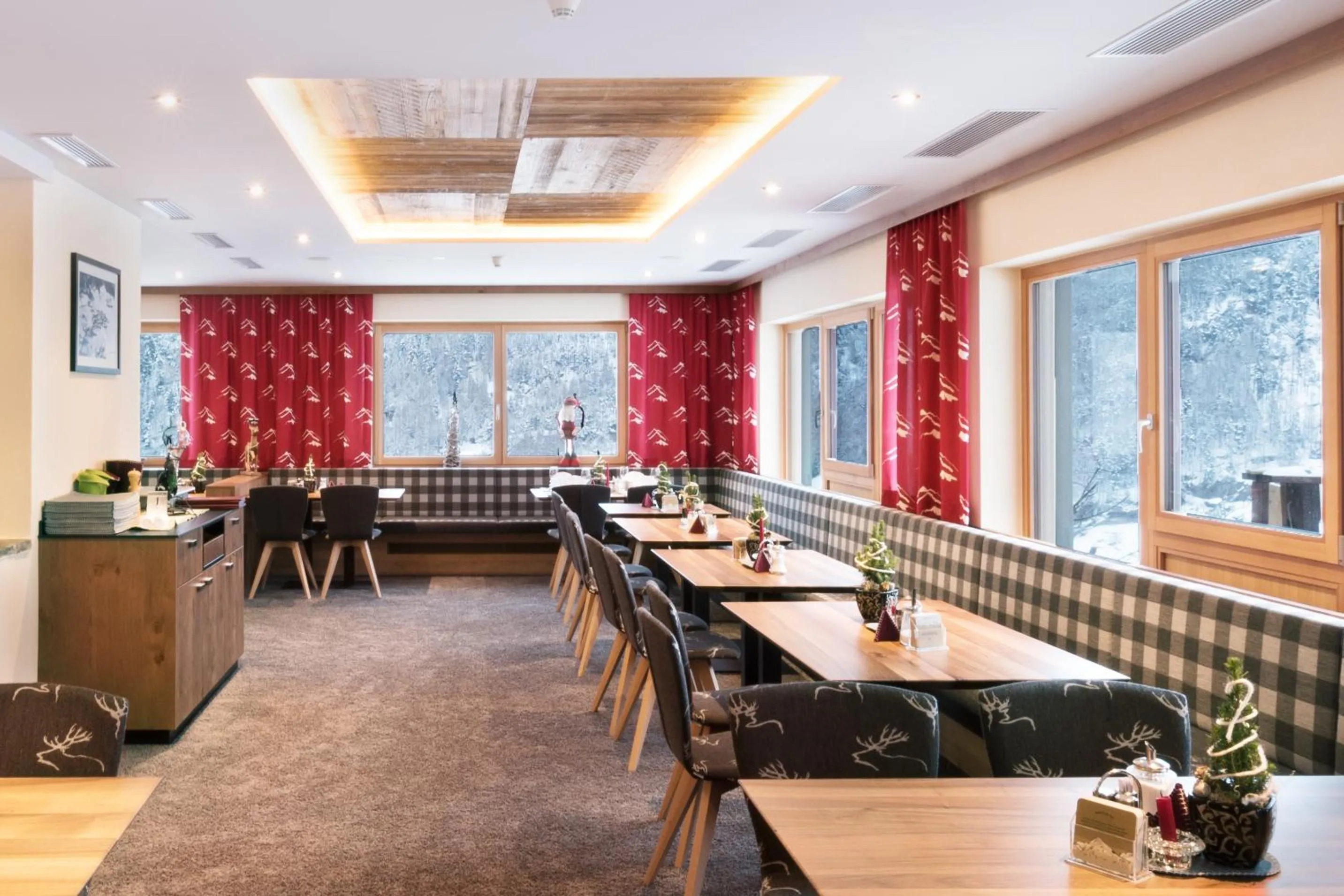 Restaurant/places to eat in Hotel Waldcafe