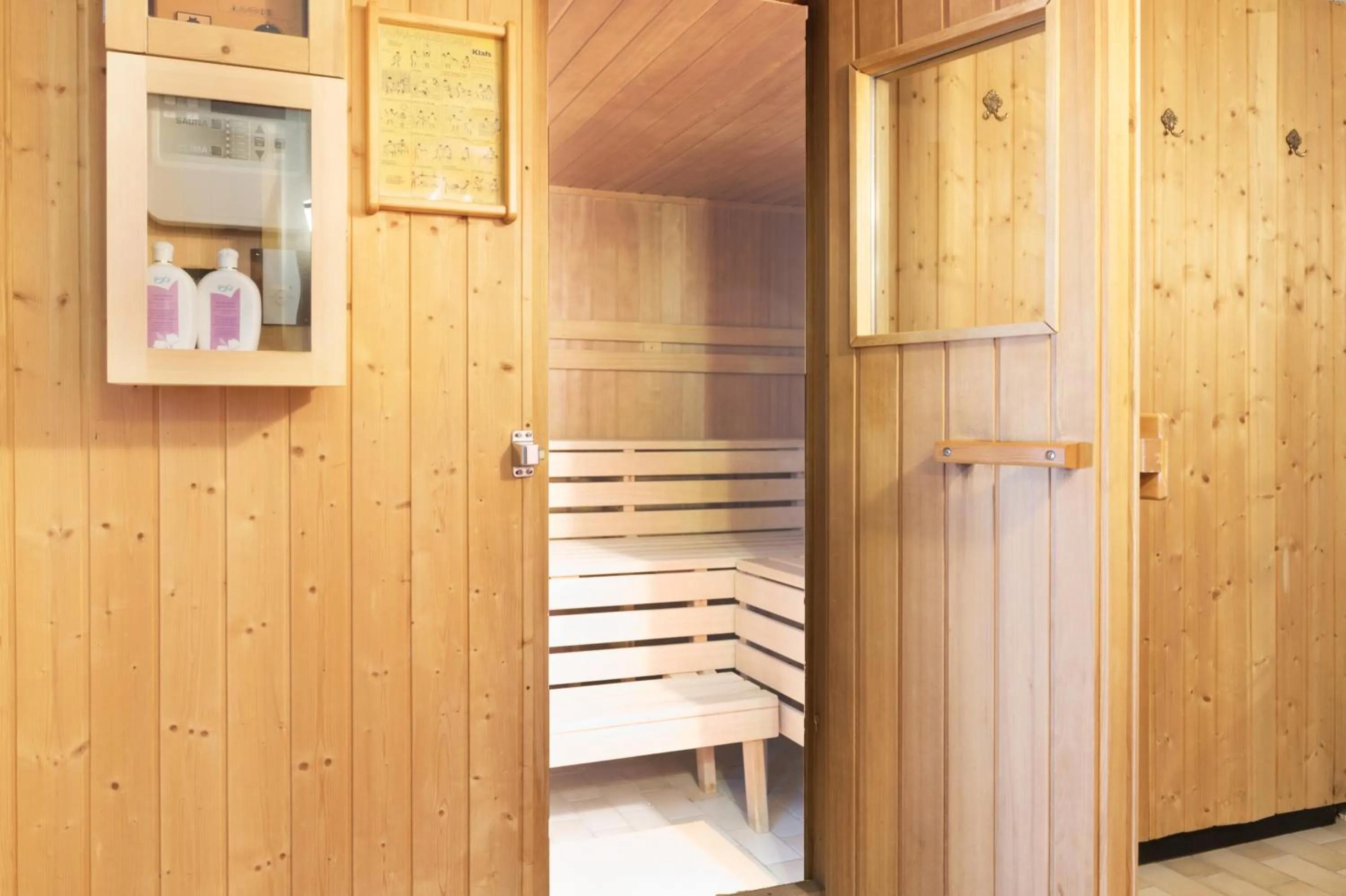 Activities in Hotel Waldcafe