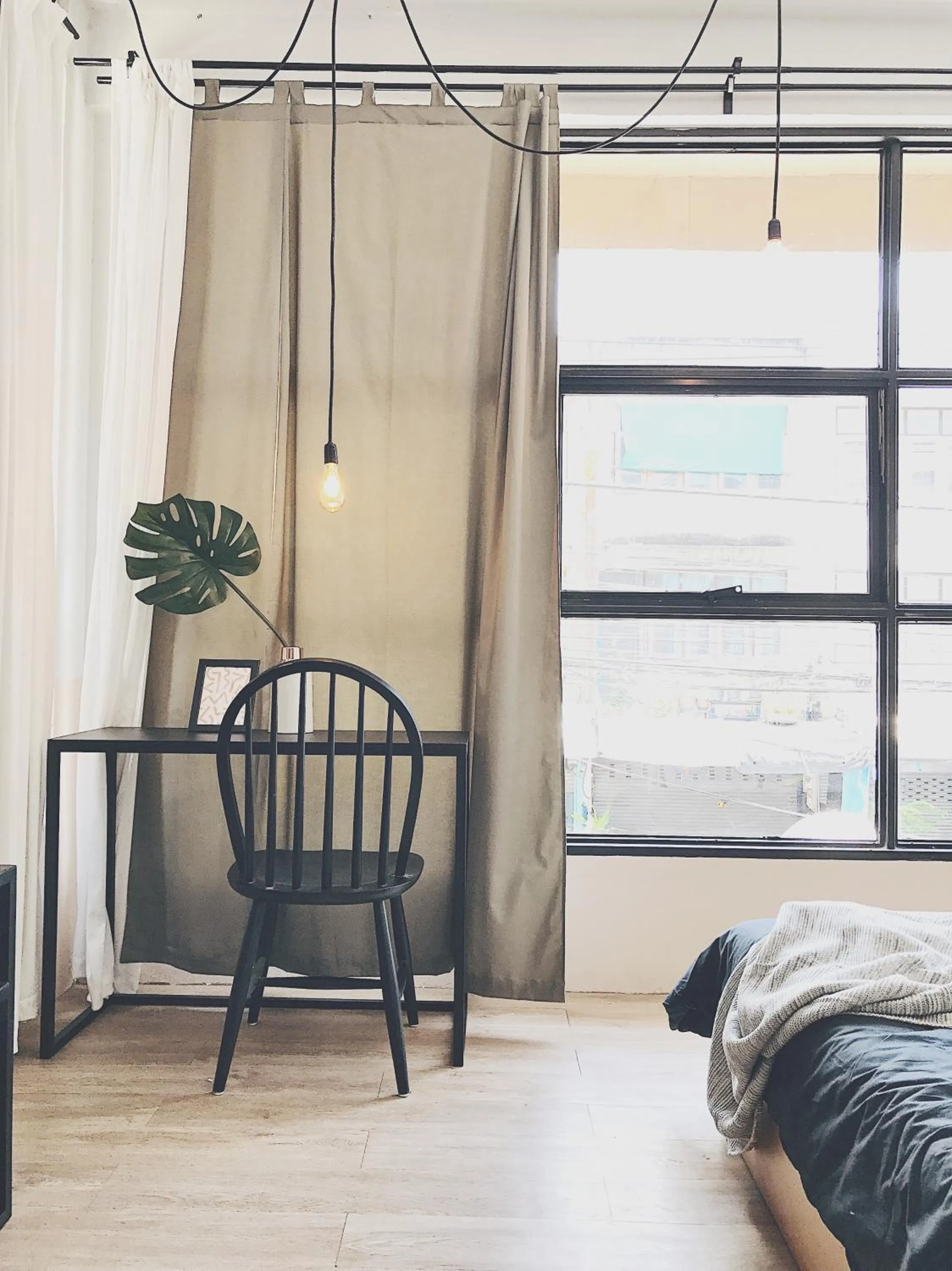 Bedroom in Beige Poshtels + Netflix