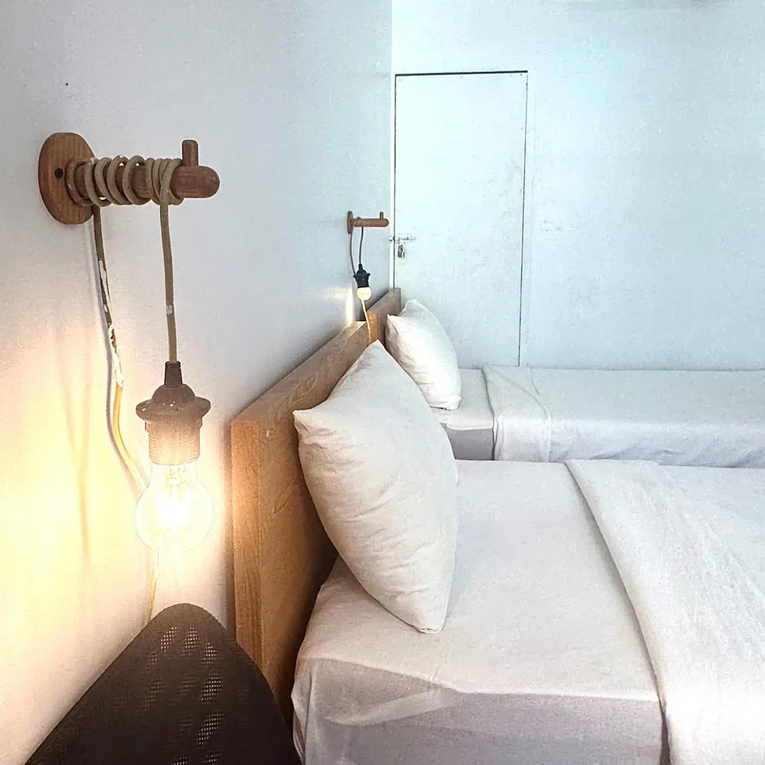 Bed in Beige Poshtels + Netflix Bed in Beige Poshtels + Netflix