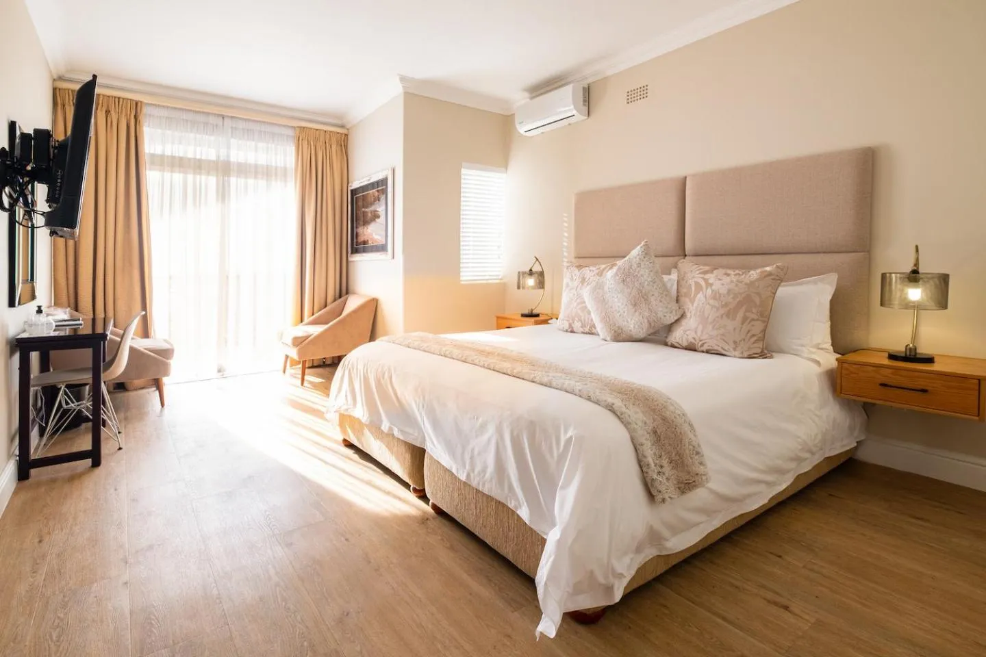 Bed in 3 On Camps Bay