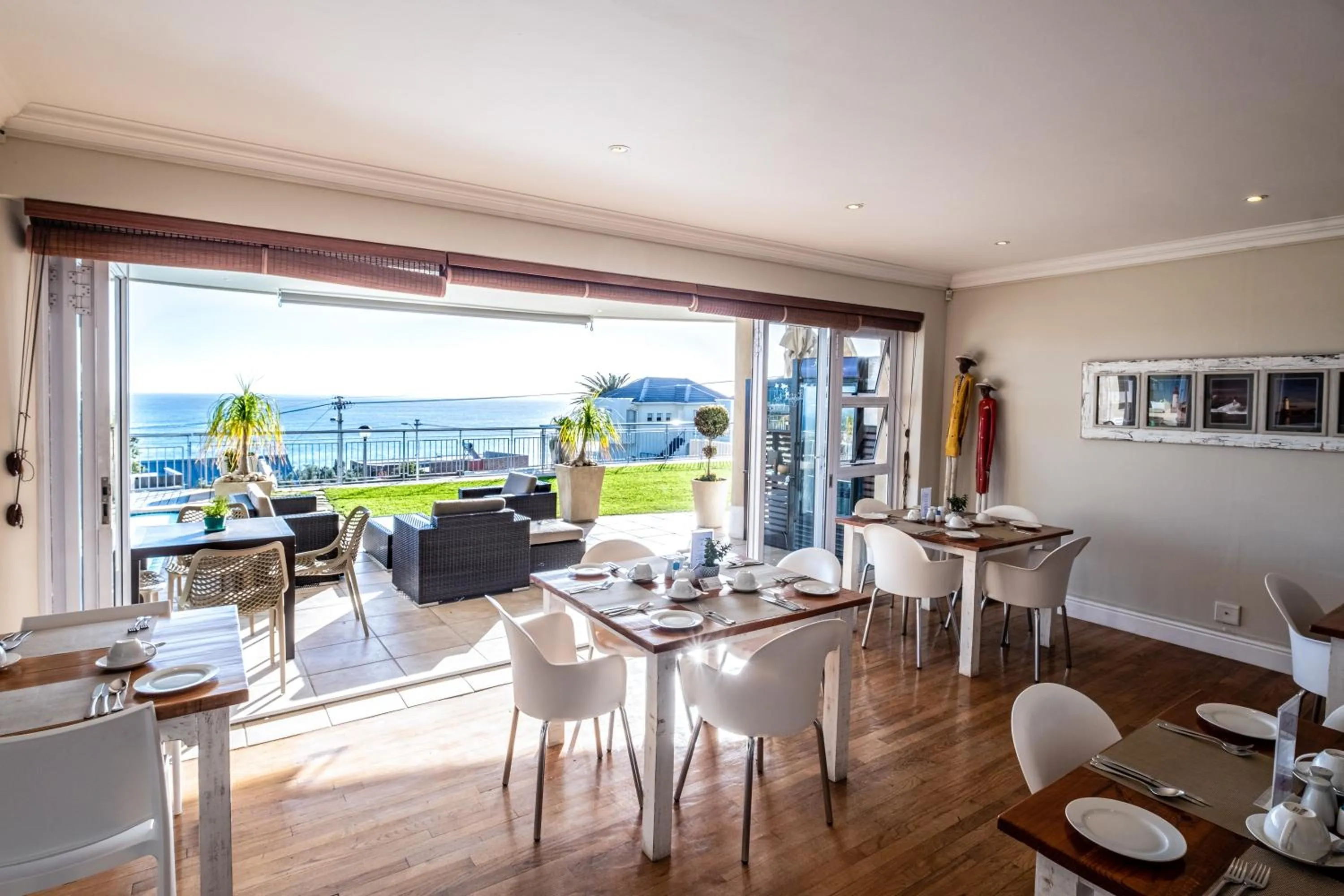 Food and drinks in 3 On Camps Bay